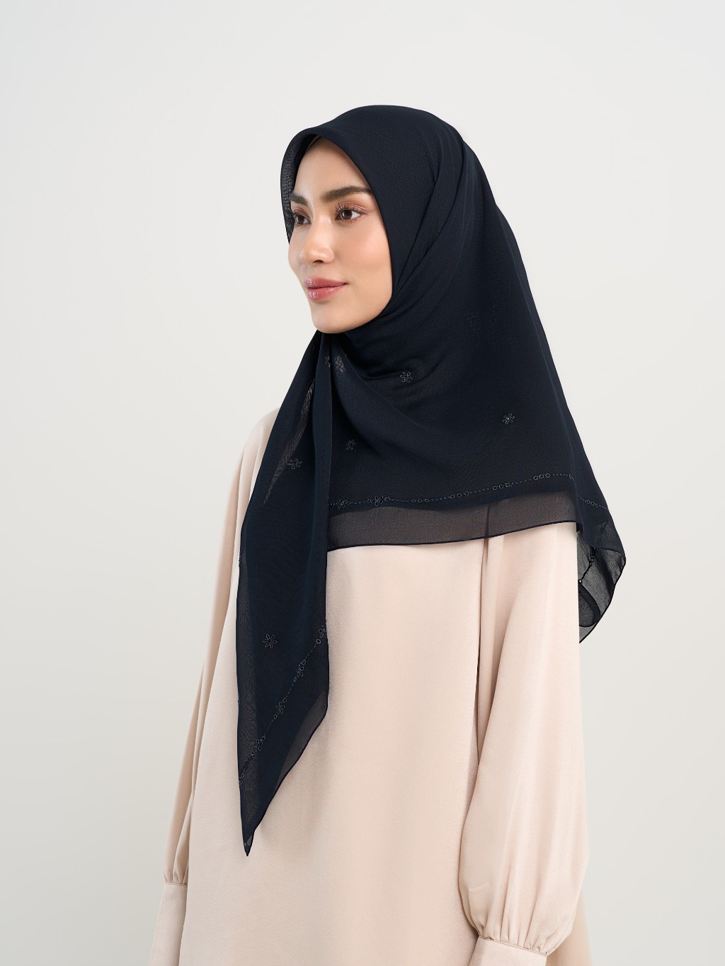 Runi Embroidery - Hijab Segiempat Bordir Bunga Crystal