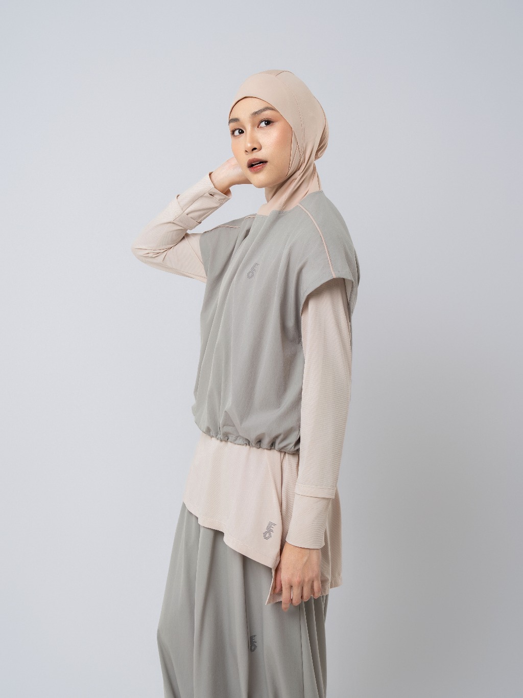 EasyOn Eila Hijab Vest - Hijab Rompi Olahraga Anti UV