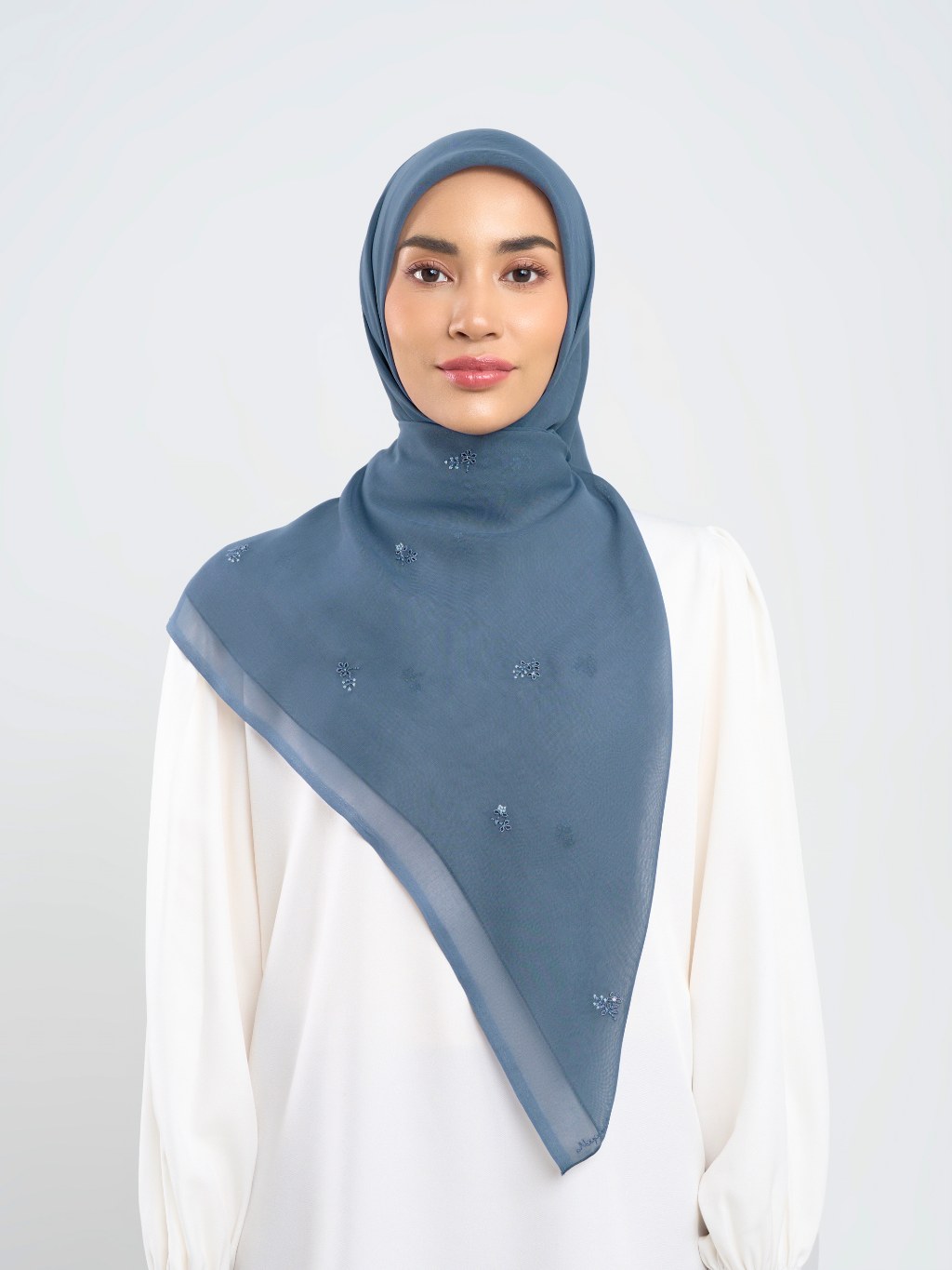 Mahra Embroidery - Hijab Segiempat Bordir Bunga Crystal