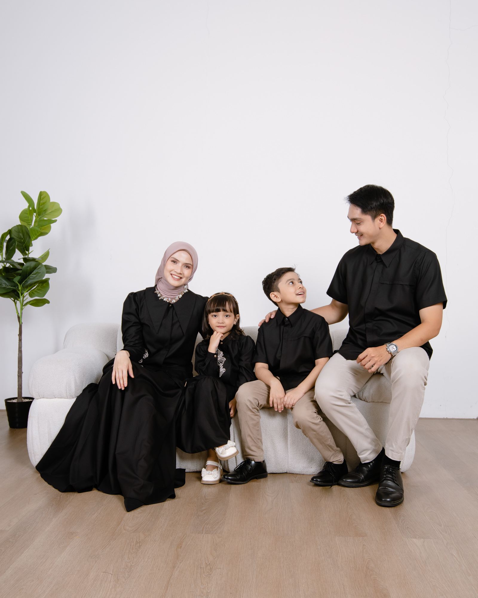 Zysku Xena | Lavatera Man Shirt Lengan Pendek | Sarimbit Kemeja Koko Pria Polos