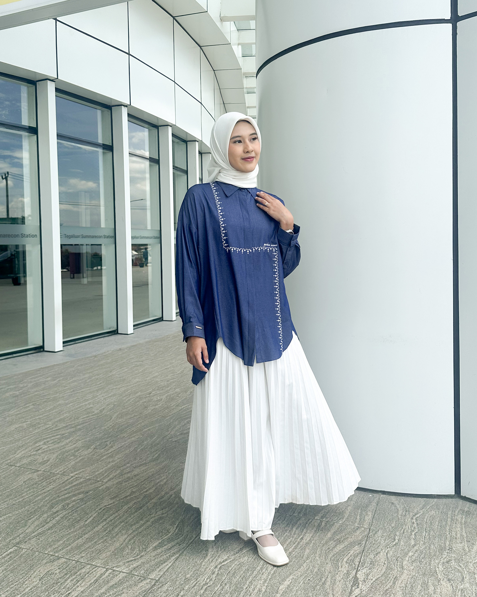 Zysku Xena | Dove Shirt - 2 Warna | Kemeja Bordir Denim Oversize Allsize Lengan Panjang Wanita