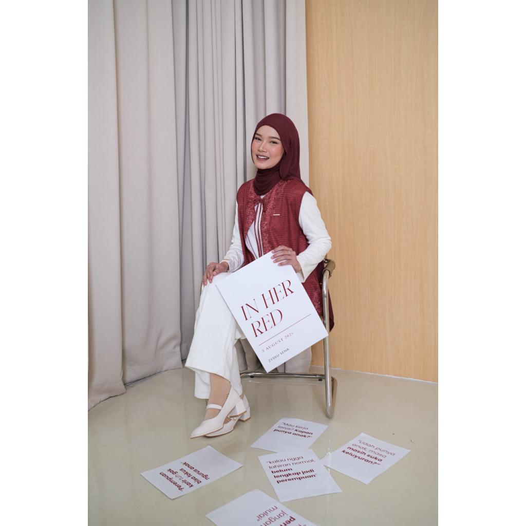  Zysku Xena | Minor Defect | Saka Vest | Rompi Pendek Luaran Agustusan Kerja Motif Kantor Wanita