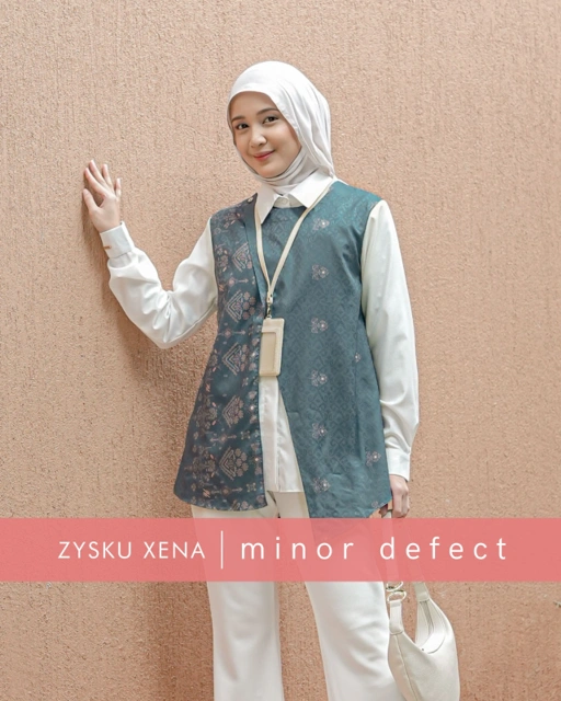 Image of Zysku Xena | Minor Defect | Seraz Shirt | Kemeja Polos Kantor Wanita Lengan Panjang Kombinasi Motif Batik