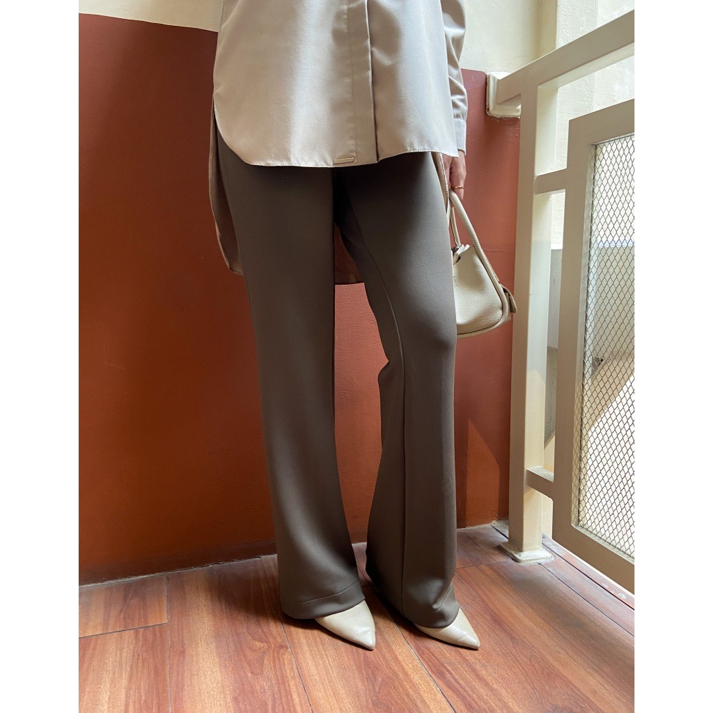 Zysku Xena | Alya Pants | Minor Defect | Celana Panjang Kantor Wanita Flare Cutbray Scuba
