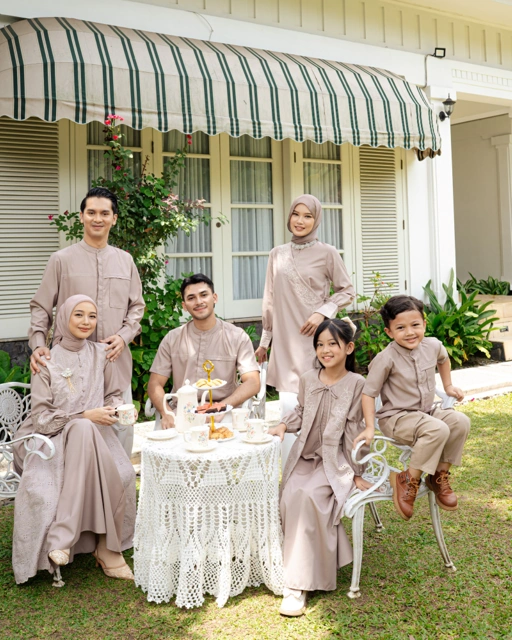 Image of PO Mirae Family Set - Clay