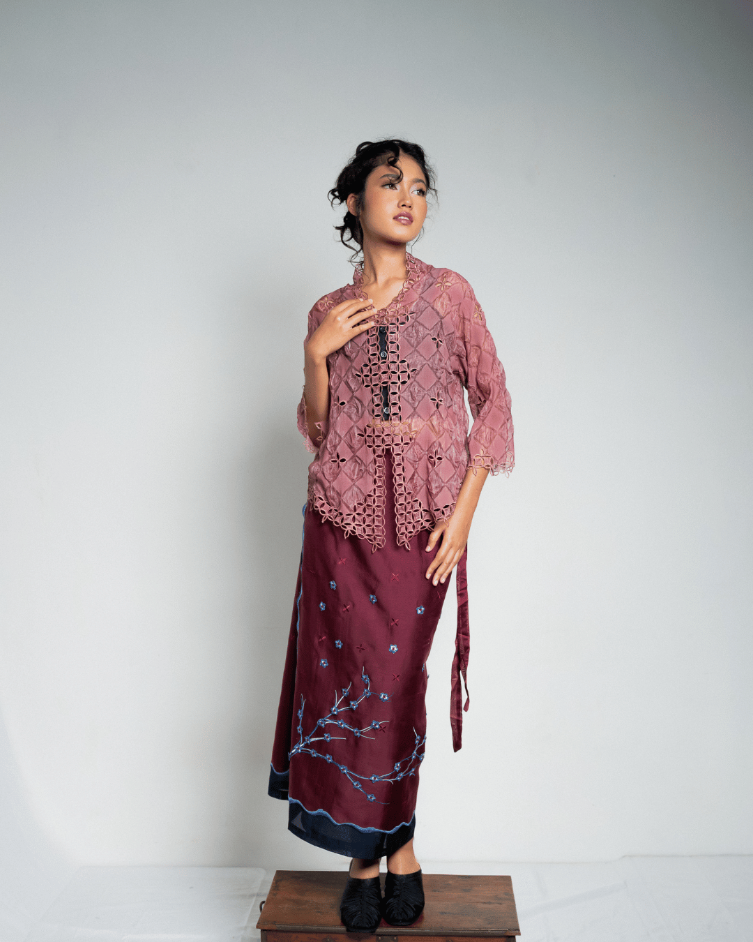 BOOLAO Kebaya Seribu Kawung - Wine