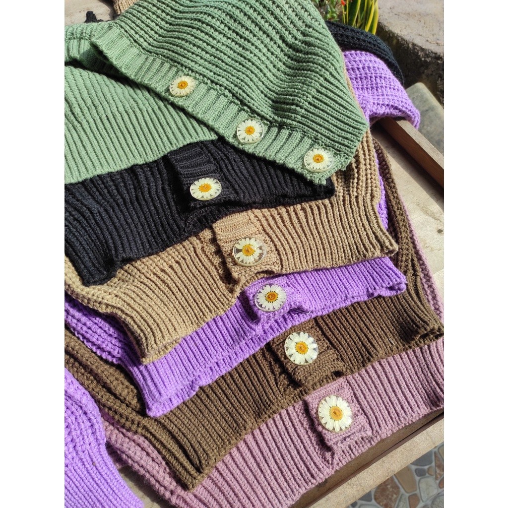 BOOLAO Picnic Panic Daisy Knit Cardigan (Sweater Rajut dengan Pressed Flower Kancing) - Taro