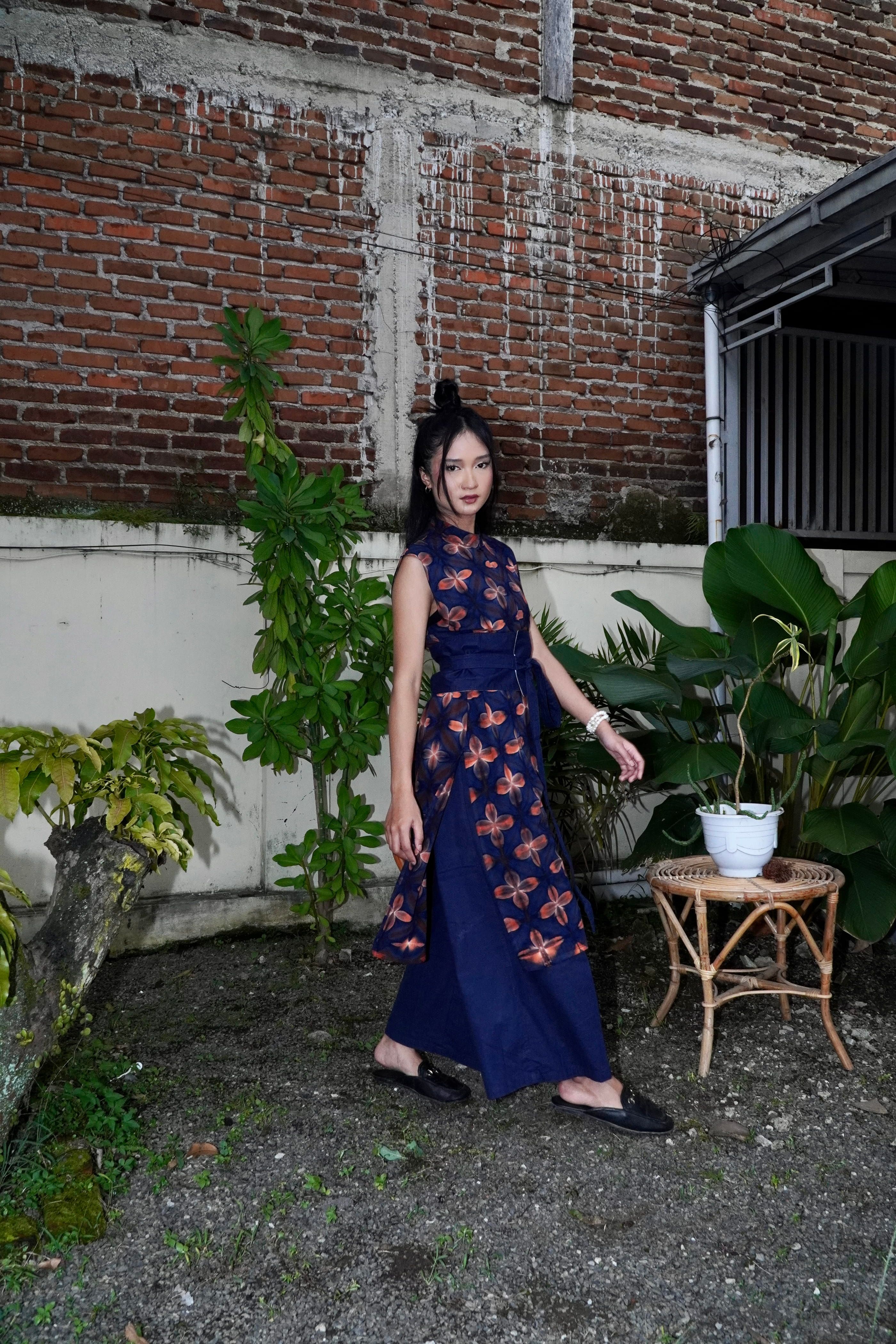 BOOLAO Outer Sleeveless Kawung Navy Brown (Outer Batik Panjang)