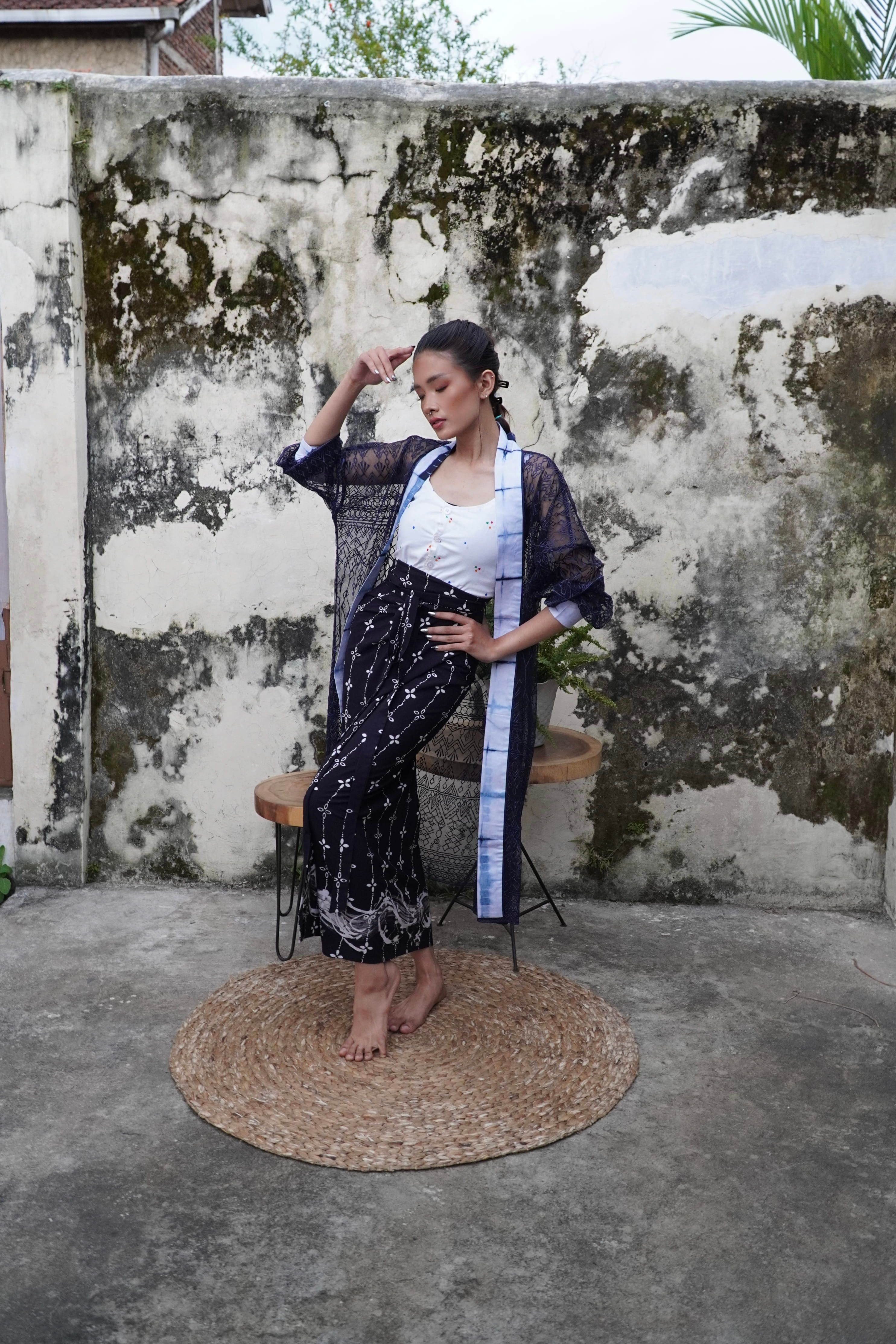 BOOLAO  Kumeli Wrap Skirt Black (Rok Lilit Ikat Batik Kawung) - Hitam