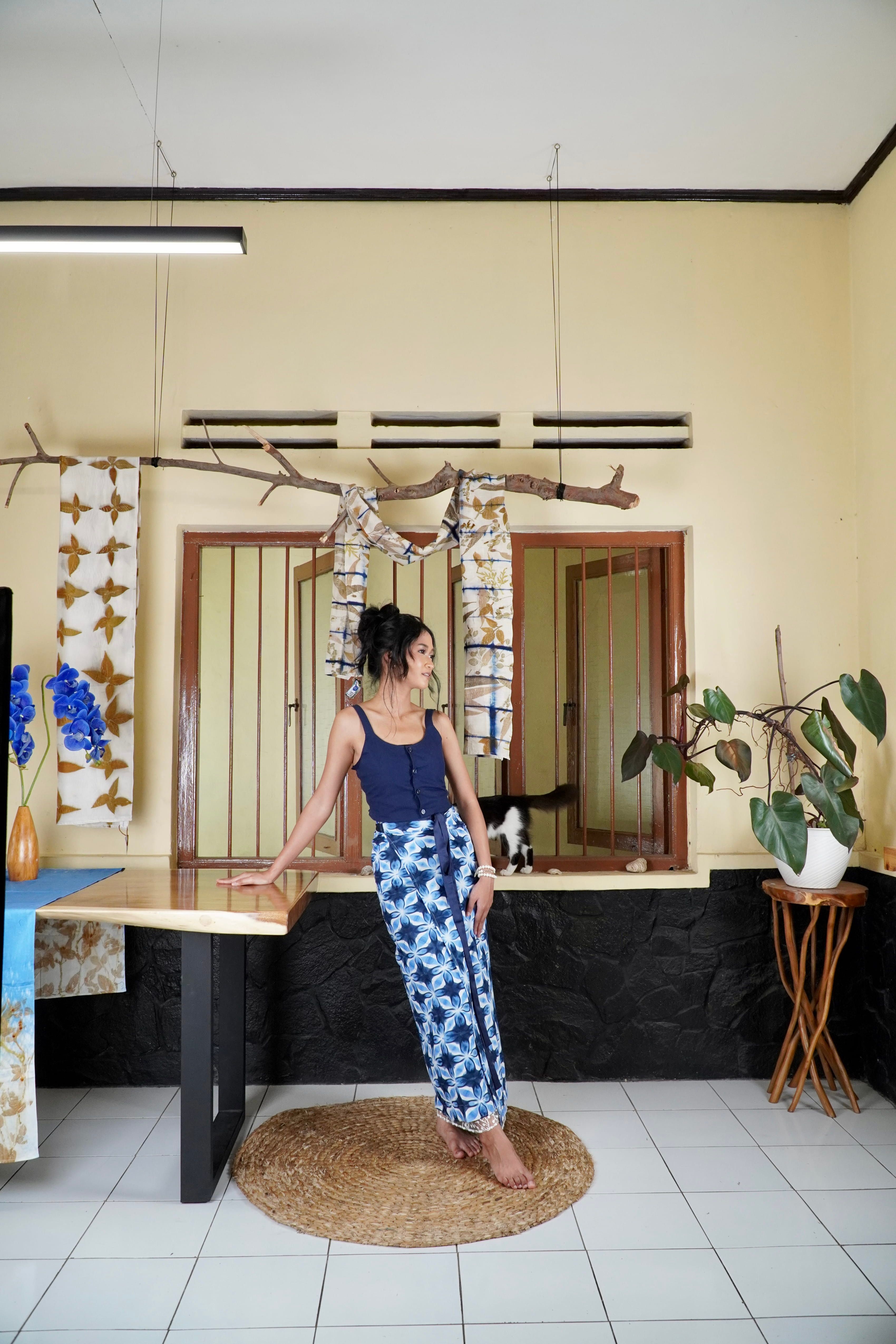 BOOLAO  Saroong Kaleidoscope Shibori - Bermuda (Rok Ikat Lilit Batik)