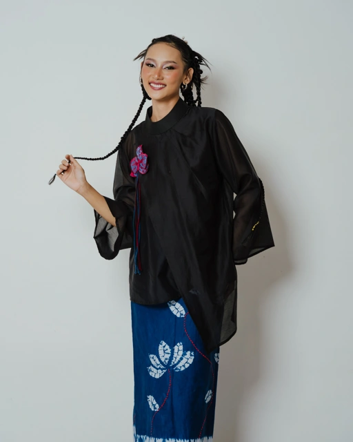 Image of Blouse Nawang Wulan Long Sleeve - Black