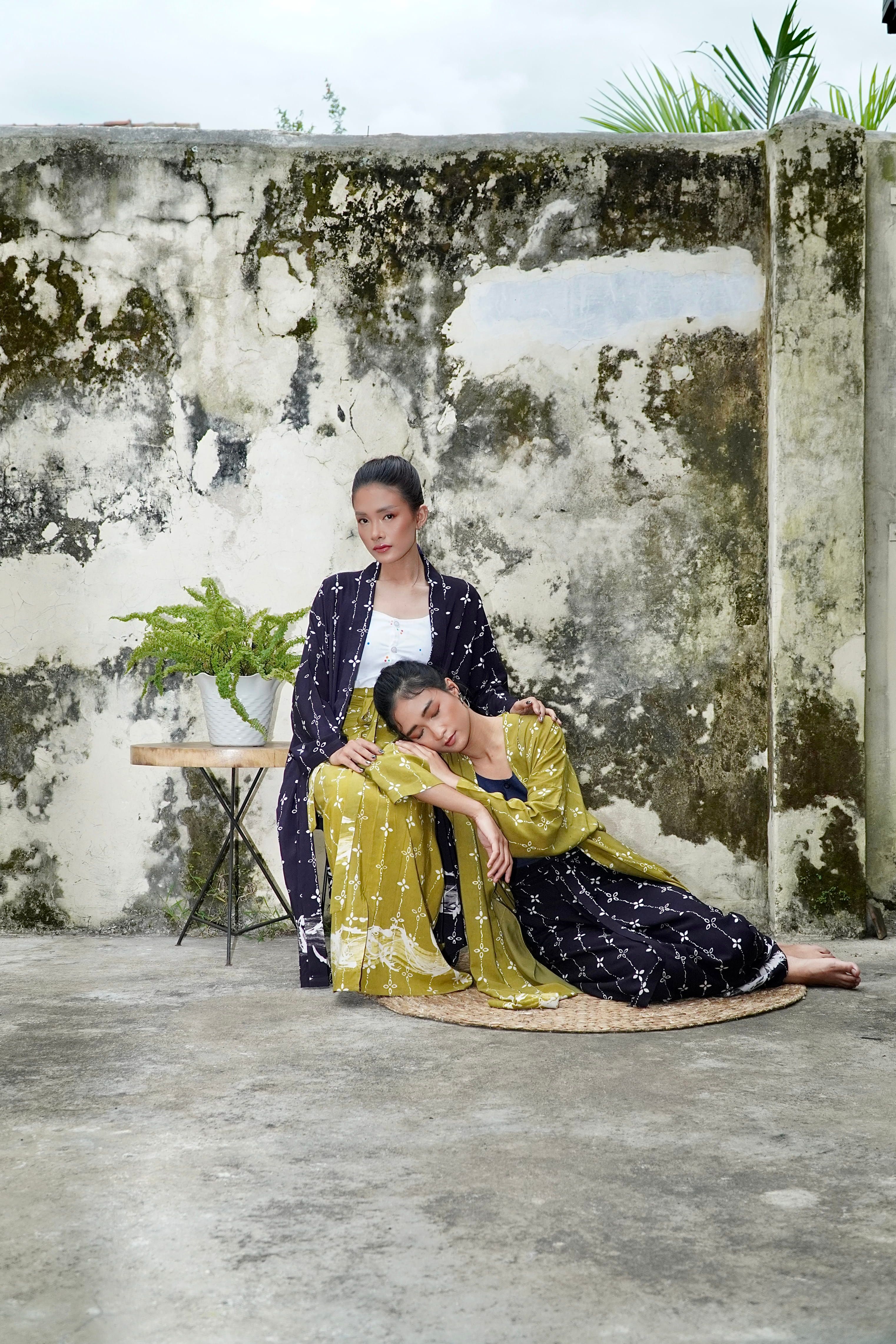 BOOLAO Kumeli Outer Kebaya Detachable (Kebaya Bongkar Pasang Batik Kawung) - Hitam