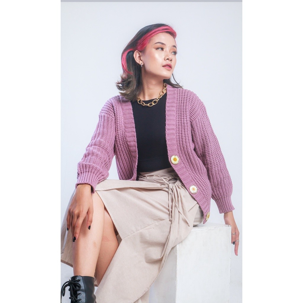 BOOLAO Picnic Panic Daisy Knit Cardigan (Sweater Rajut dengan Pressed Flower Kancing) - Rose Wine