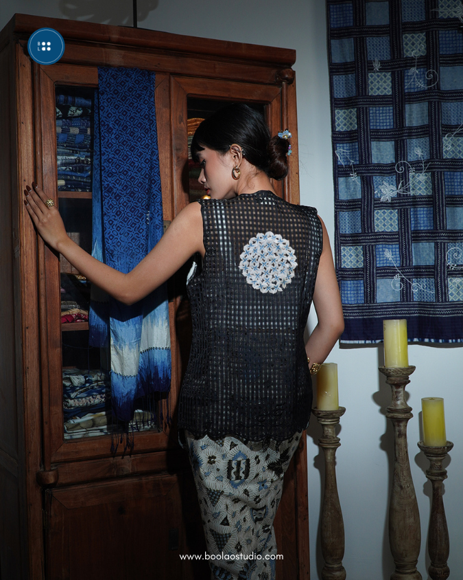 Djaline by Boolao Kebaya Vest Anggrek Borondong - Hitam