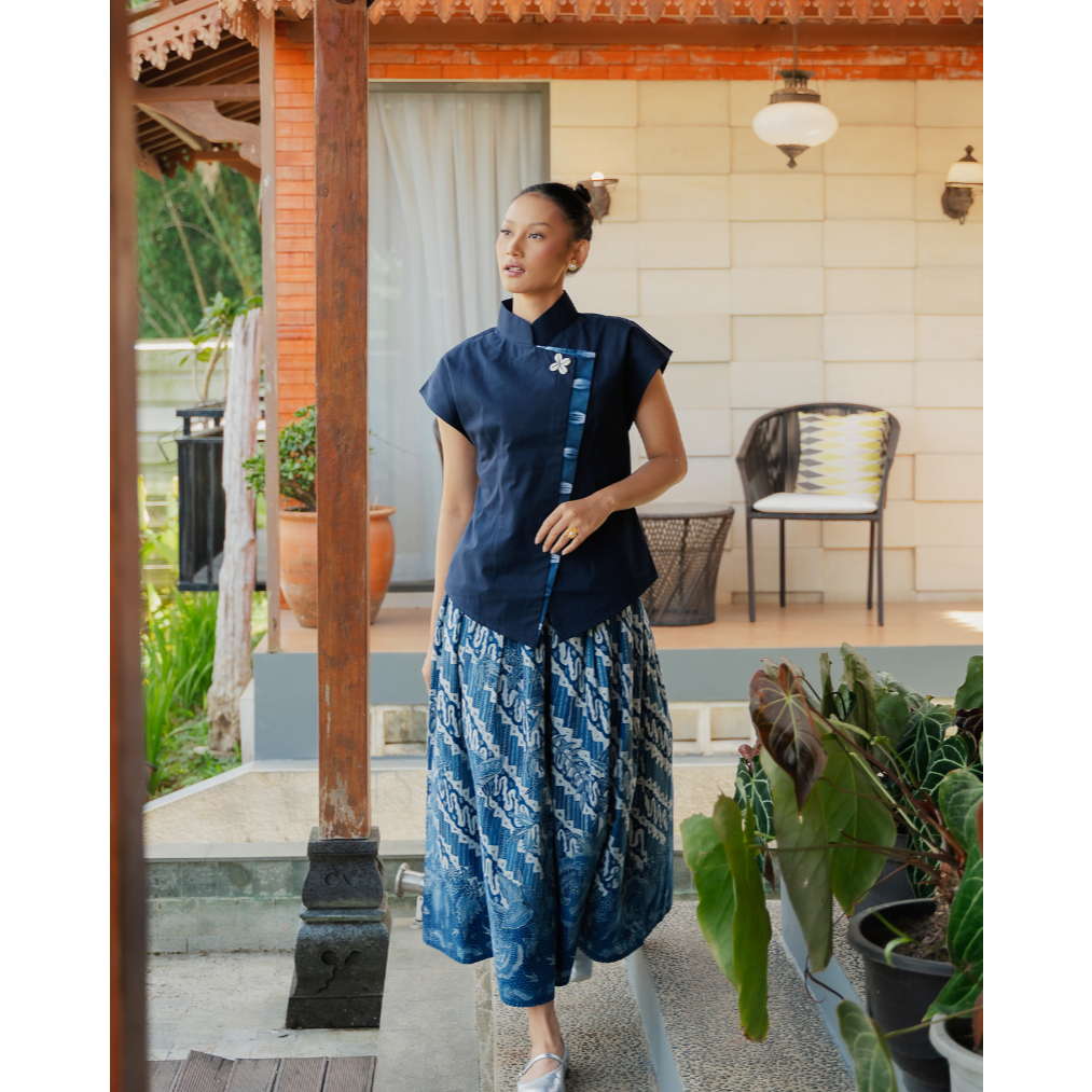Janggan Linen Sleeveless Shibori on Navy