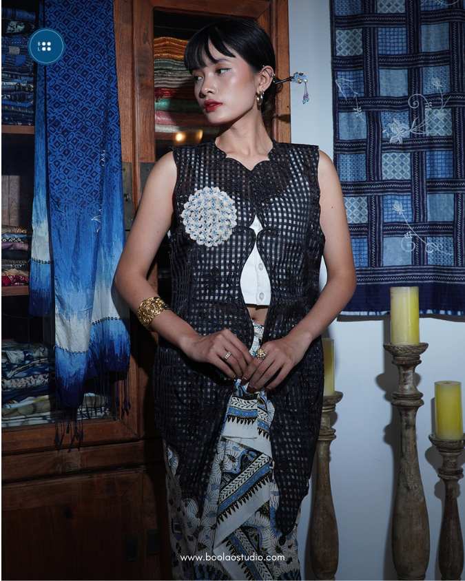 Djaline by Boolao Kebaya Vest Anggrek Borondong - Hitam