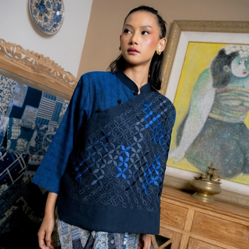 Image of BOOLAO Blouse Cheongsam Bordir Tenun