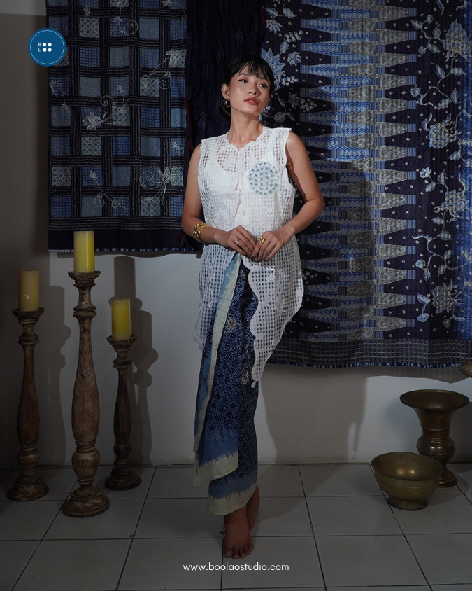 Djaline by Boolao Kebaya Vest Anggrek Bulan - Putih