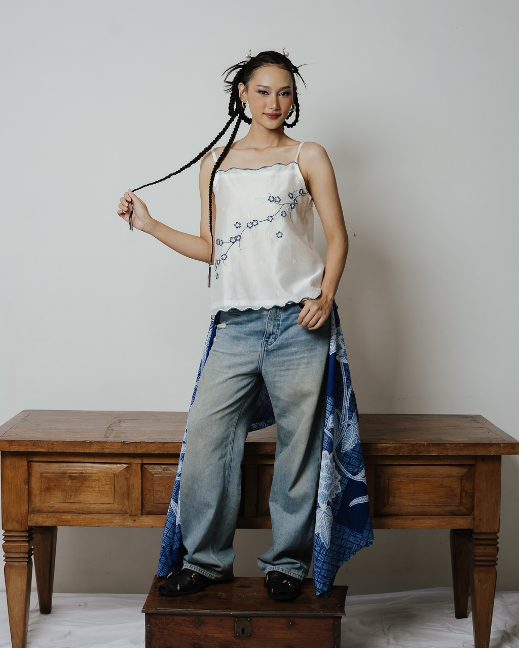 BOOLAO Camisole Sakura 3D Embroidery - White