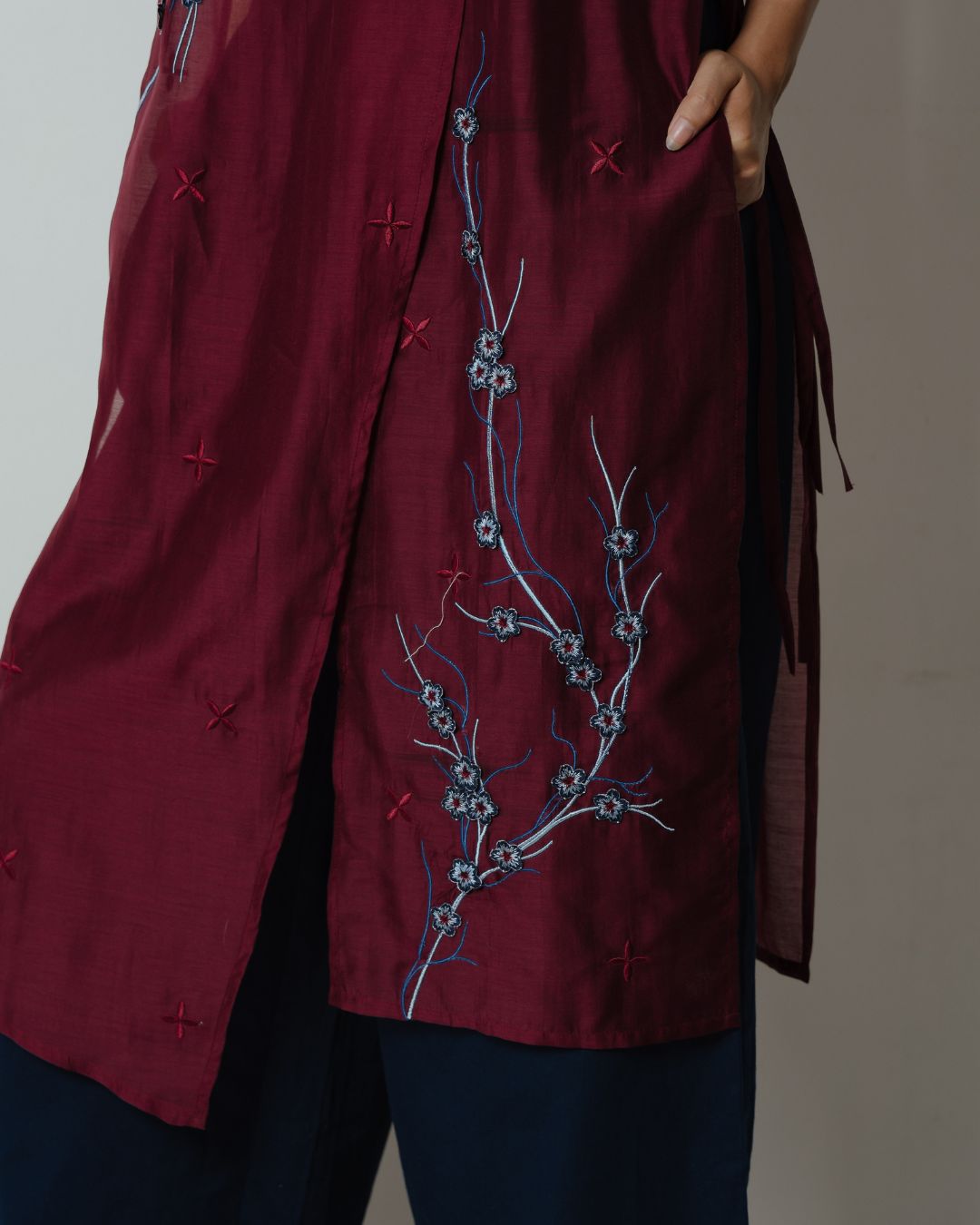 BOOLAO Long Vest Sakura 3D Embroidery - Red Wine