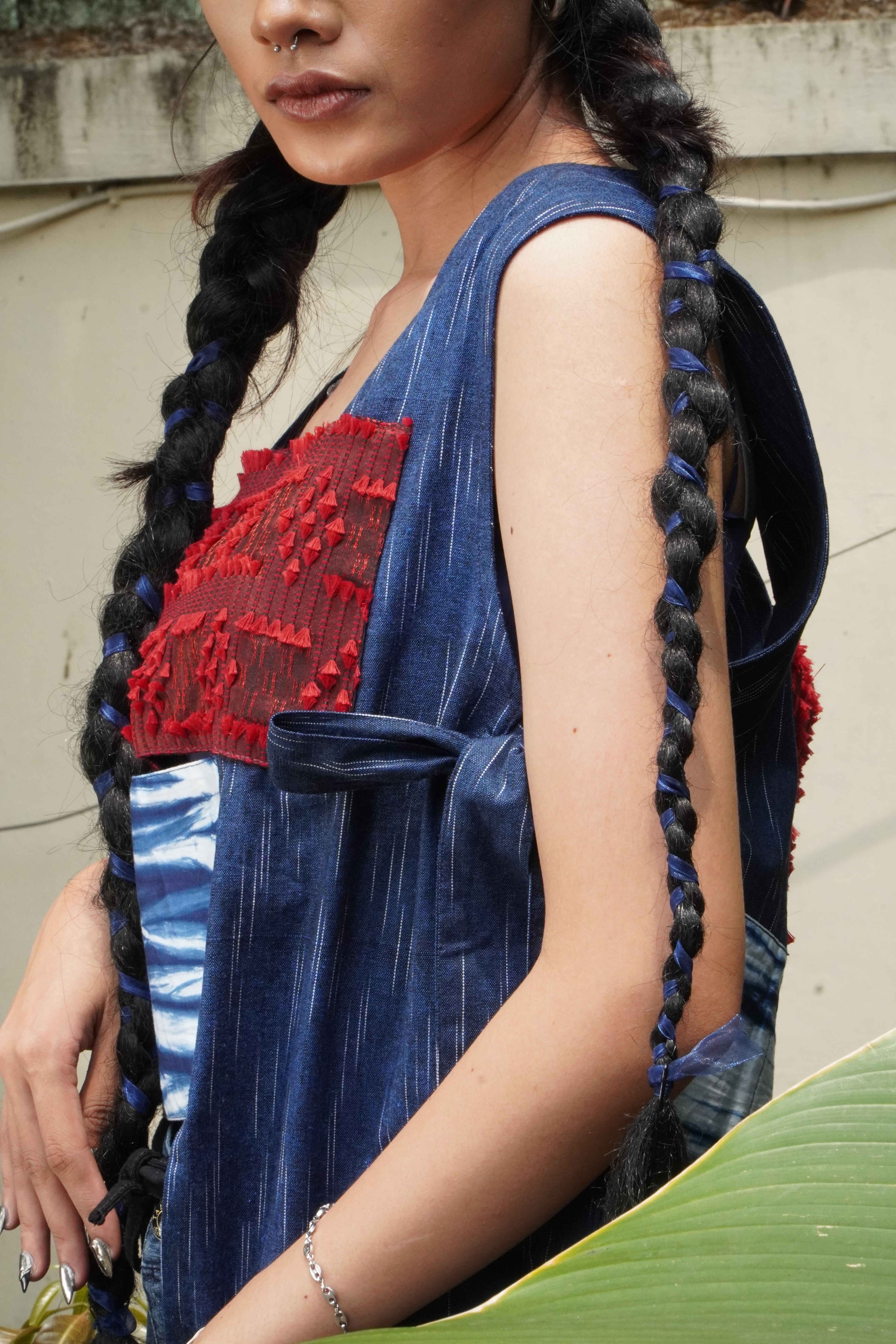 BOOLAO Vest Anyam Kebaya Kutubaru Sleeveless Shibori Tenun