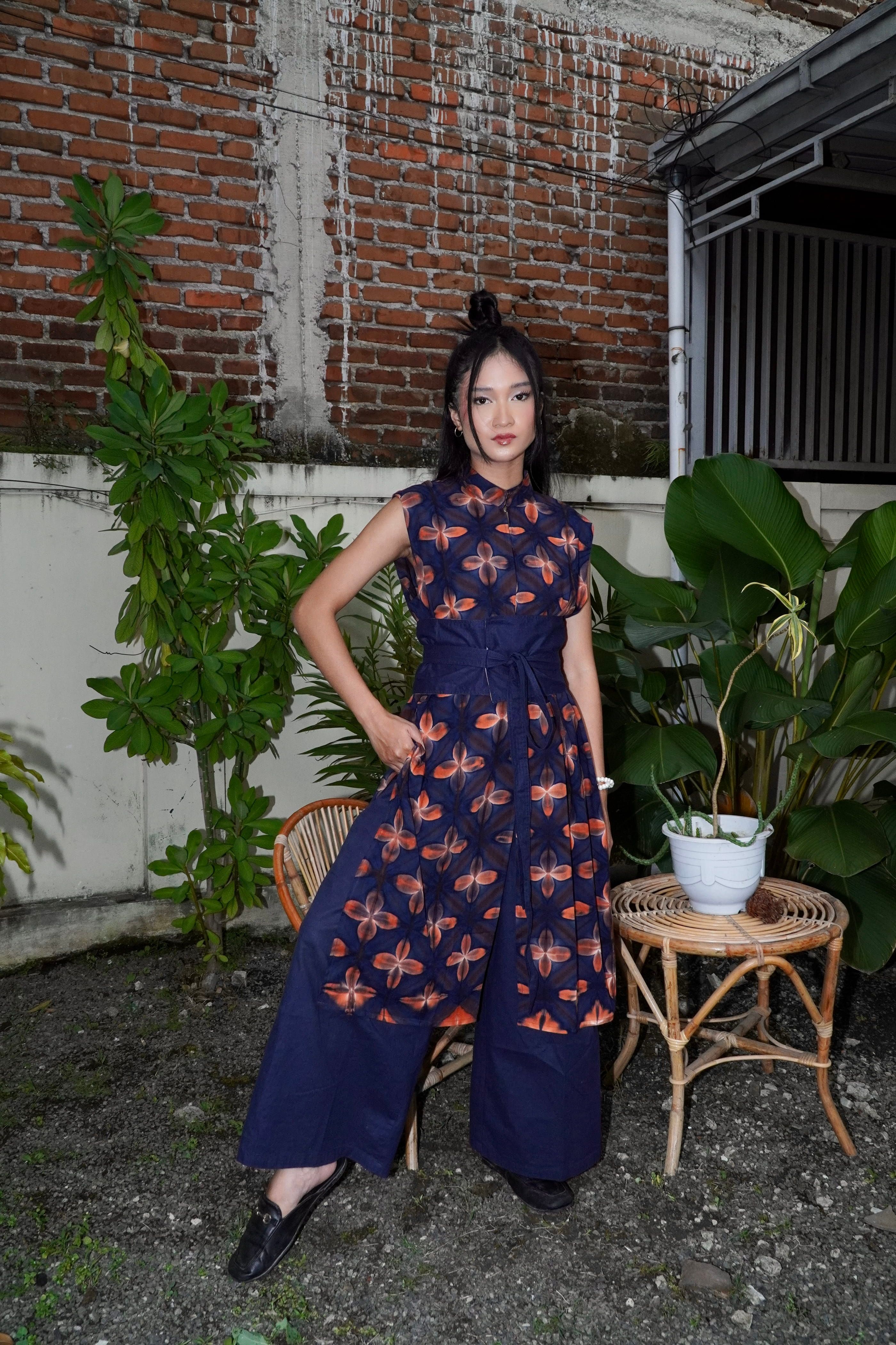 BOOLAO Outer Sleeveless Kawung Navy Brown (Outer Batik Panjang)