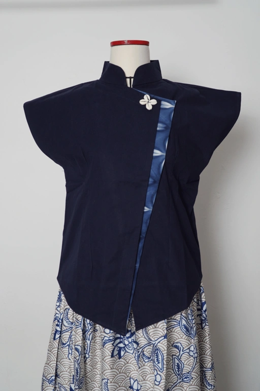 Image of BOOLAO Janggan Linen Sleeveless Shibori on Navy