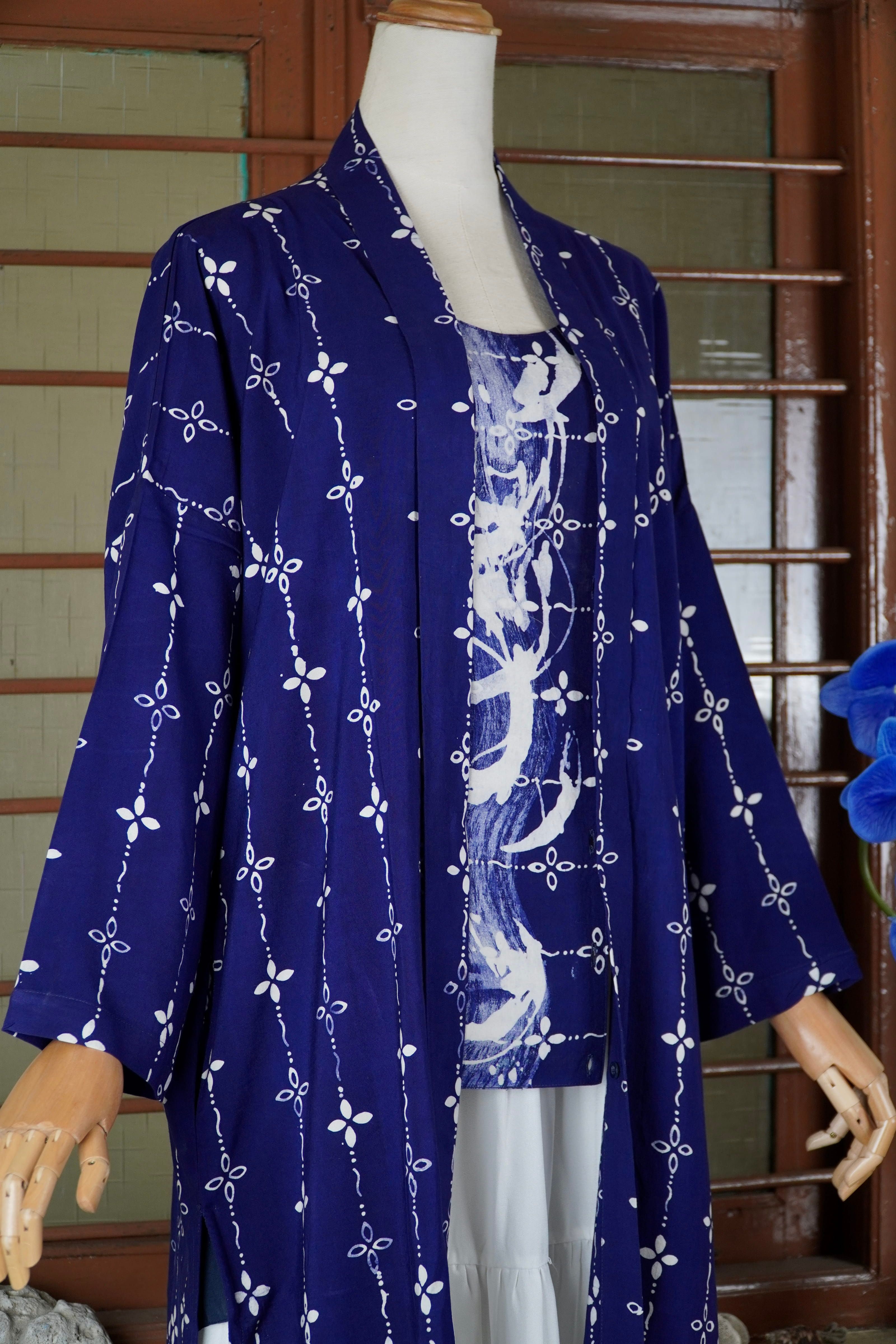 BOOLAO Kumeli Outer Kebaya Detachable Navy Blue (Kebaya Bongkar Pasang Batik Kawung) - Biru Dongker