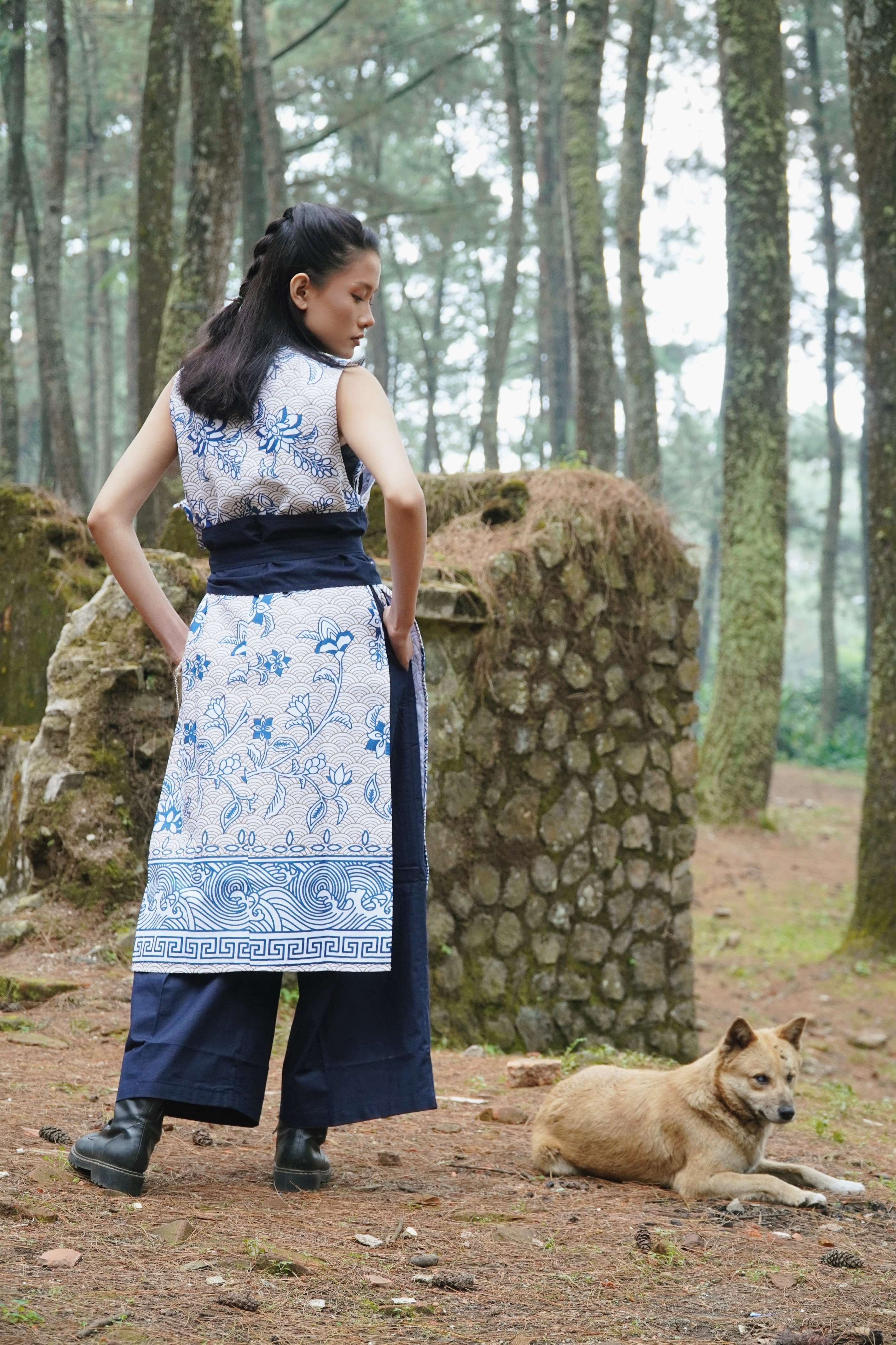 BOOLAO Vest Porcelain Batik
