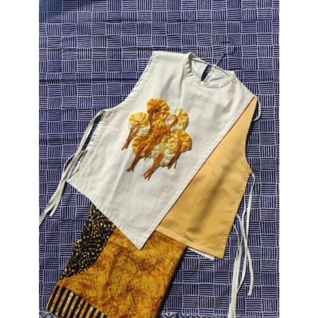 BOOLAO Coral Flower Vest (Rompi Shibori Ornament)