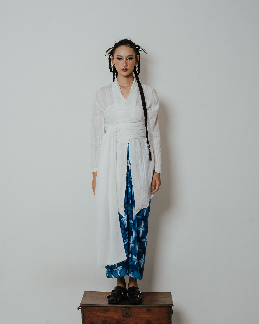 BOOLAO Kebaya MIRANA Kemben Detachable (Outer Bongkar Pasang) - Putih