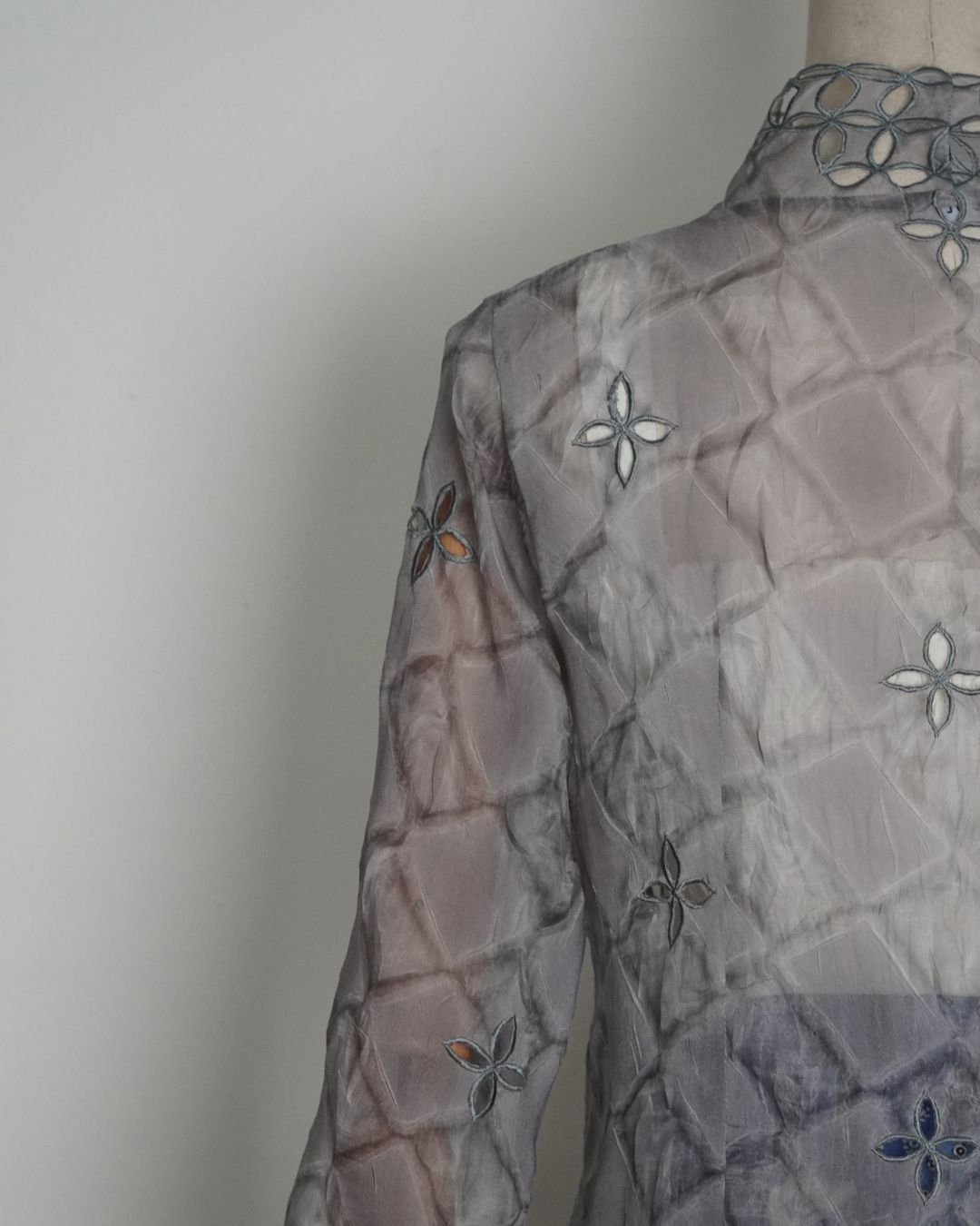 BOOLAO Kebaya Seribu Kawung - Grey
