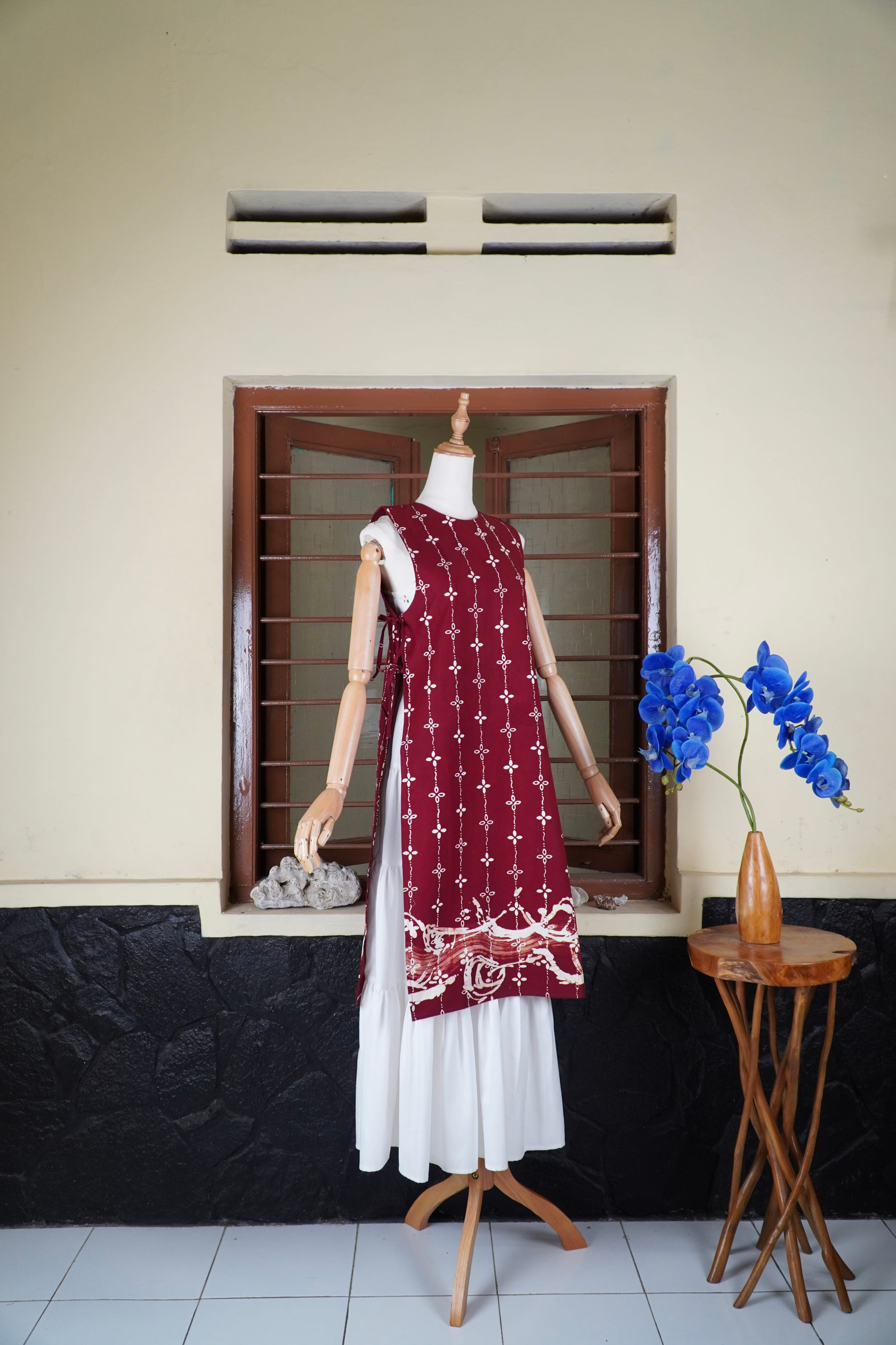 BOOLAO Kumeli Vest Maroon (Rompi Outer Batik Kawung) - Merah Marun