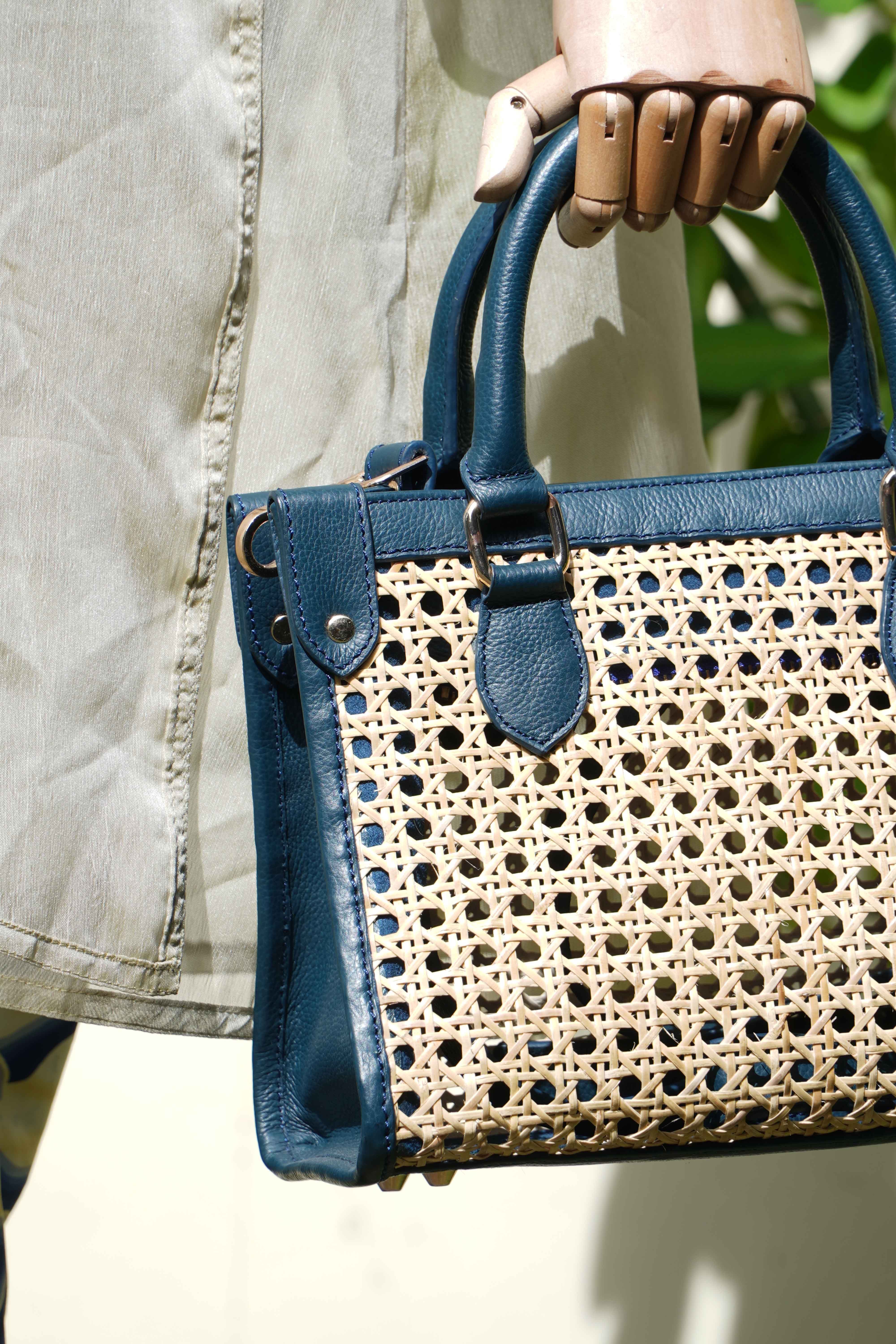 BOOLAO Rattan Seequare Bag in Blue