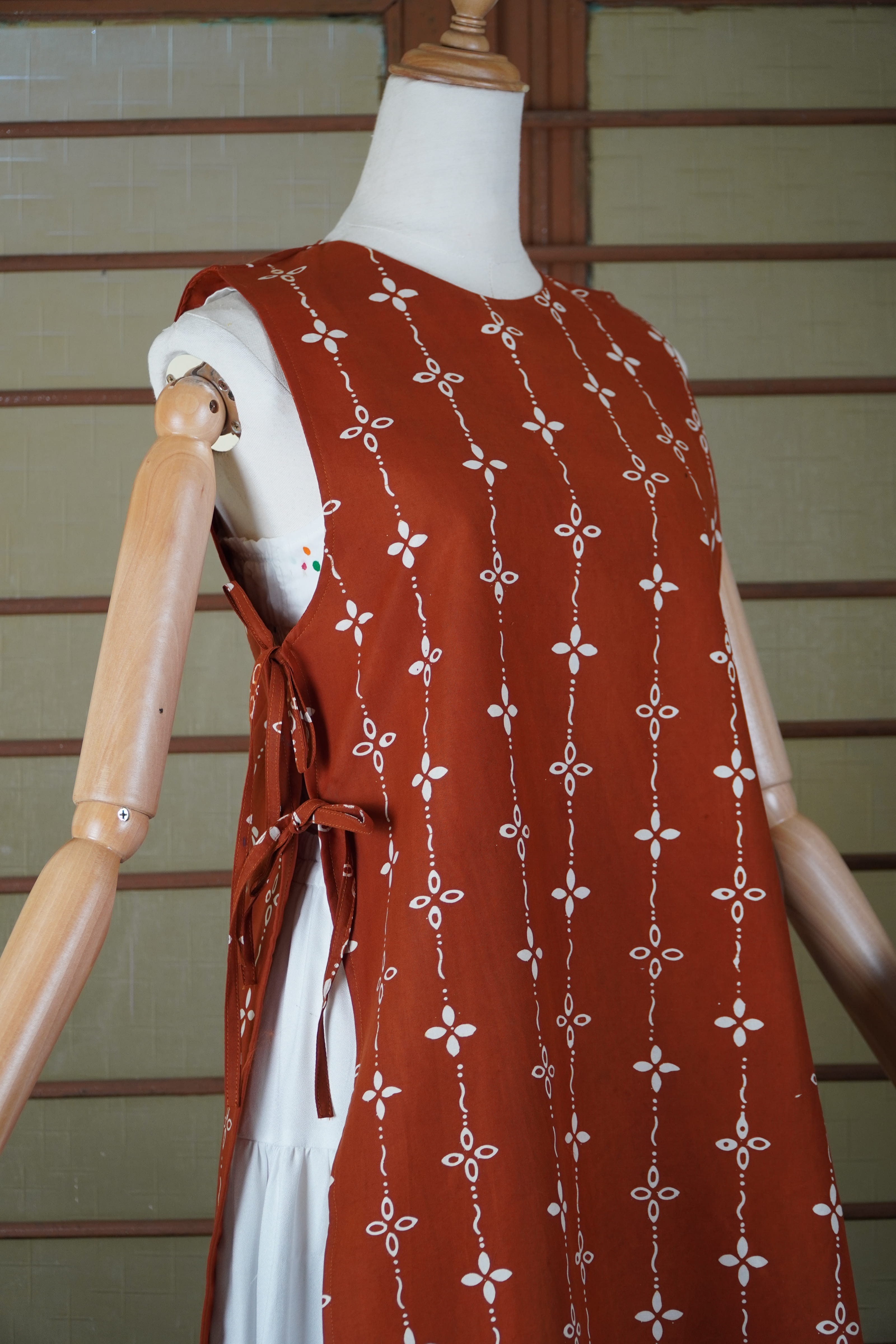 BOOLAO Kumeli Vest Caramel (Rompi Outer Batik Kawung) - Coklat