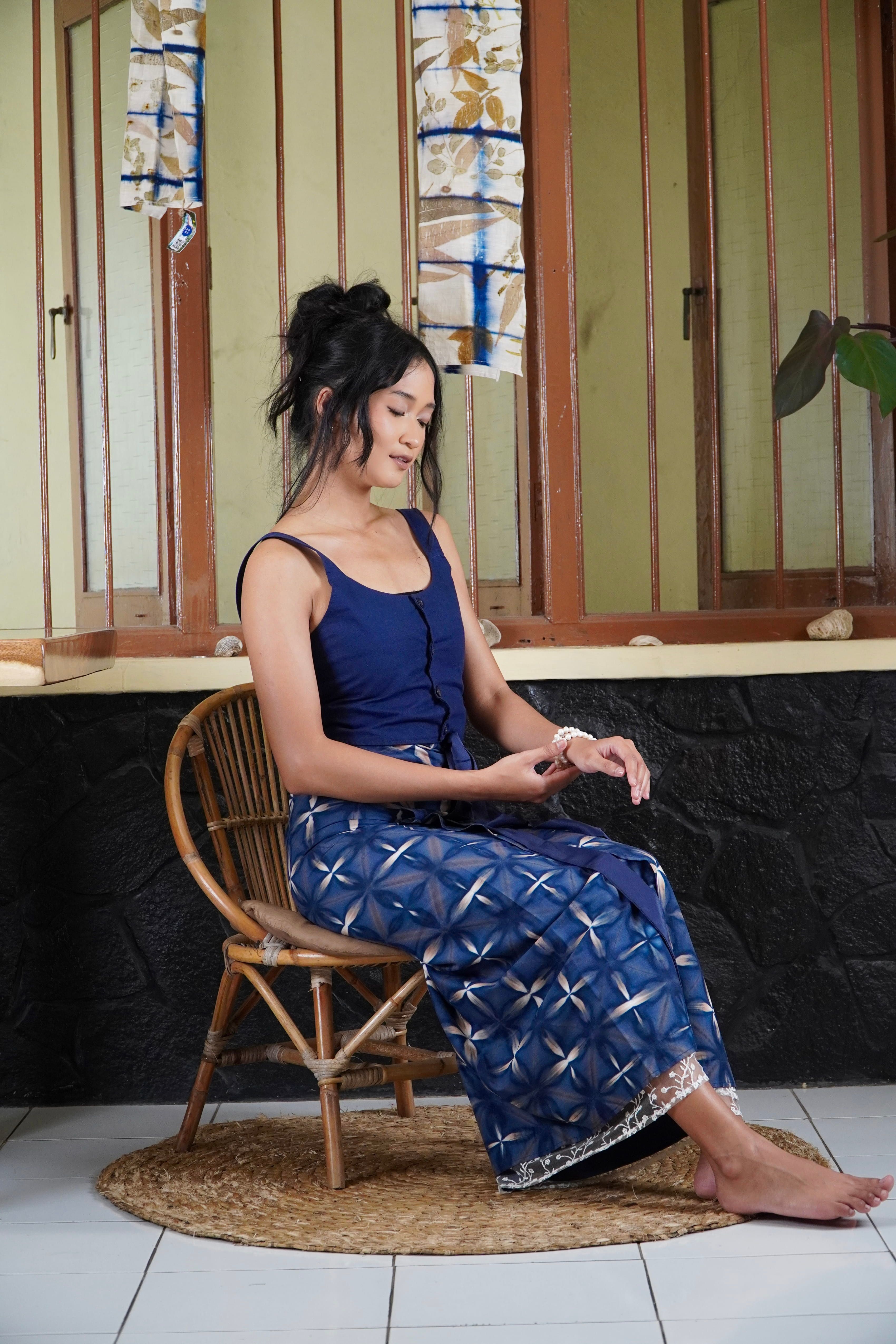 BOOLAO Saroong Kaleidoscope Shibori Embroidery (Rok Ikat Lilit) - Kawung Navy Coklat