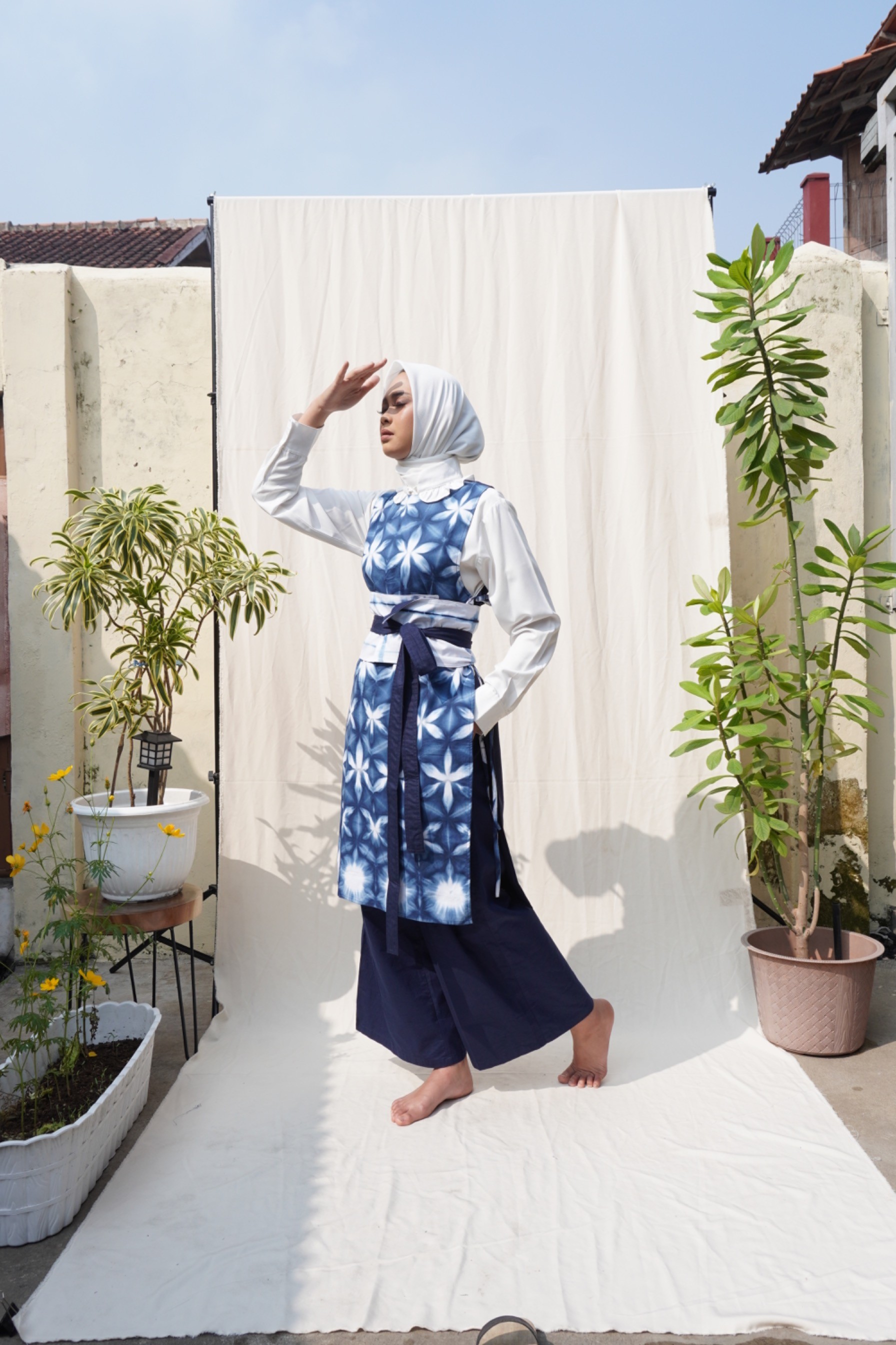 BOOLAO Snowflakes ADJUSTABLE Vest (Rompi Ikat Shibori)