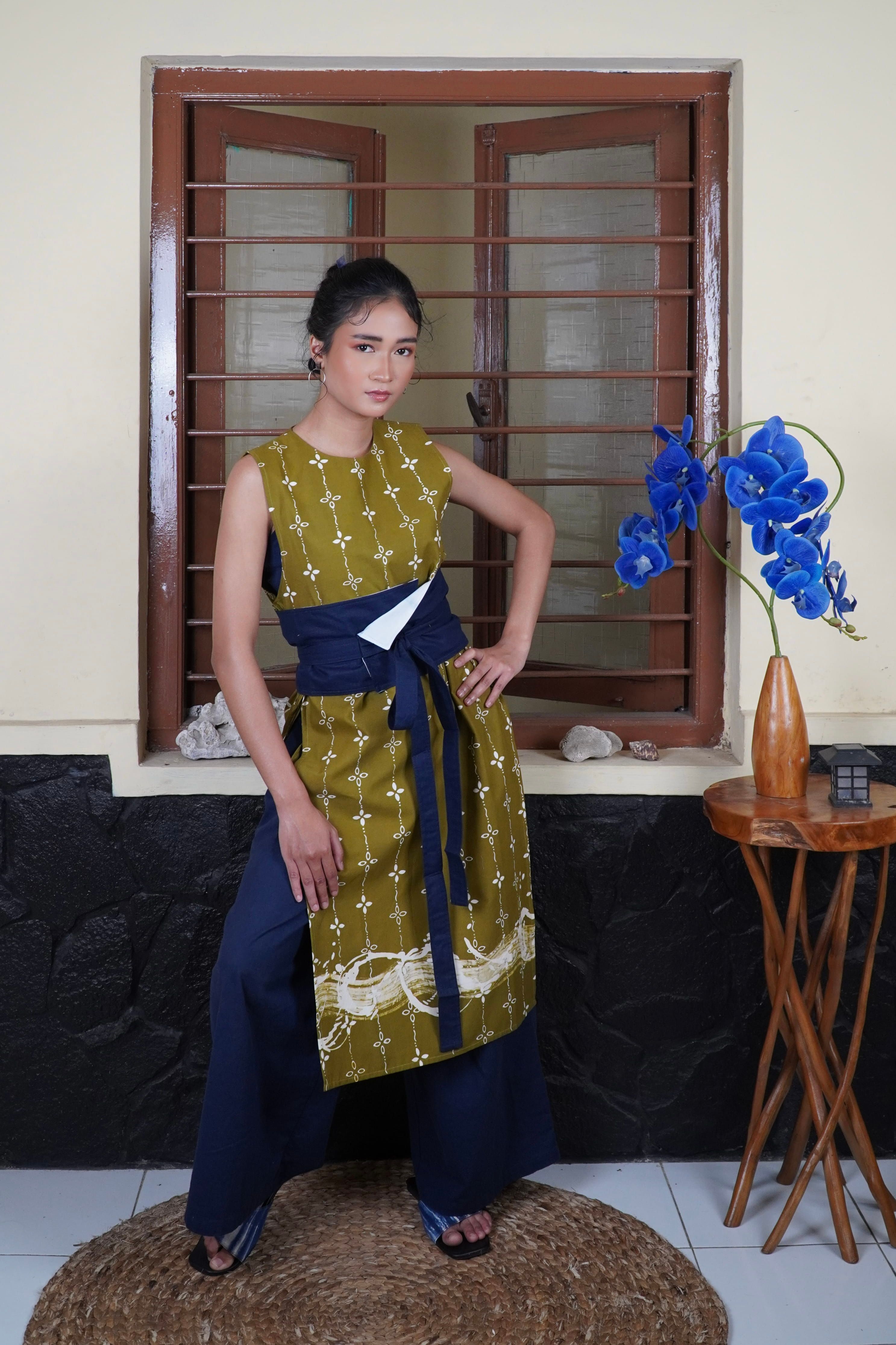 BOOLAO Kumeli Vest Lime Green (Rompi Outer Batik Kawung) - Hijau Olive