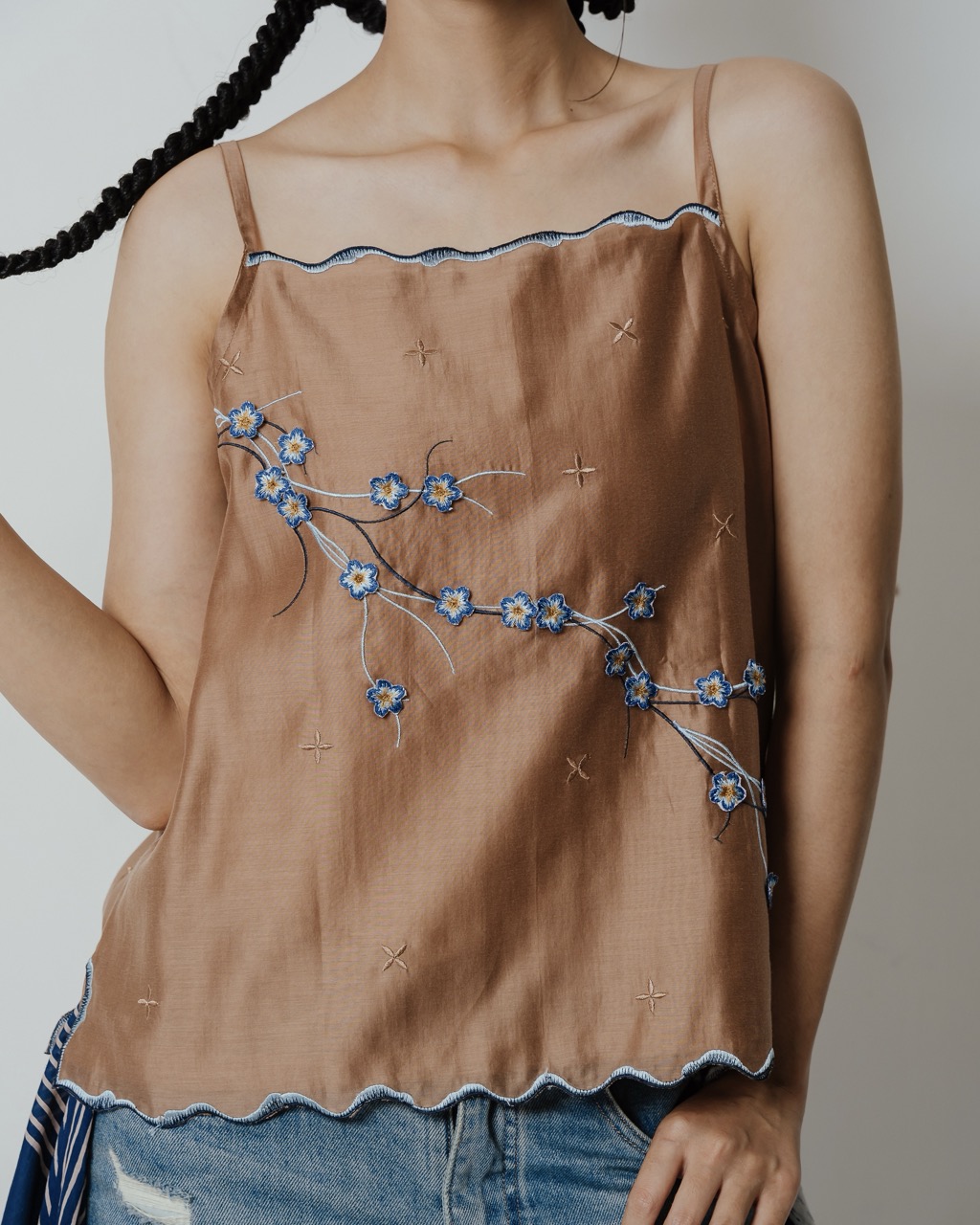 BOOLAO Camisole Sakura 3D Embroidery - Brown