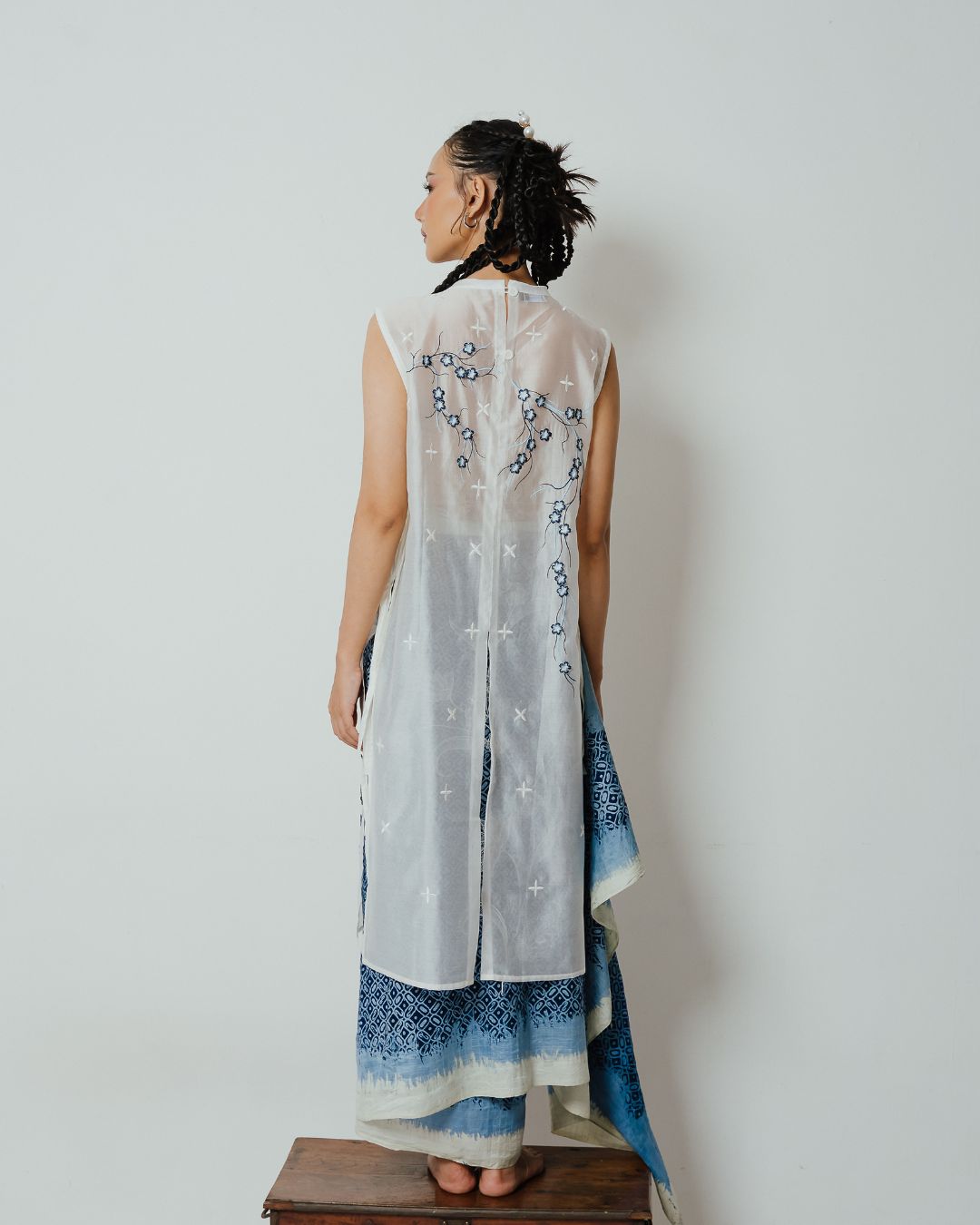 BOOLAO Long Vest Sakura 3D Embroidery - White