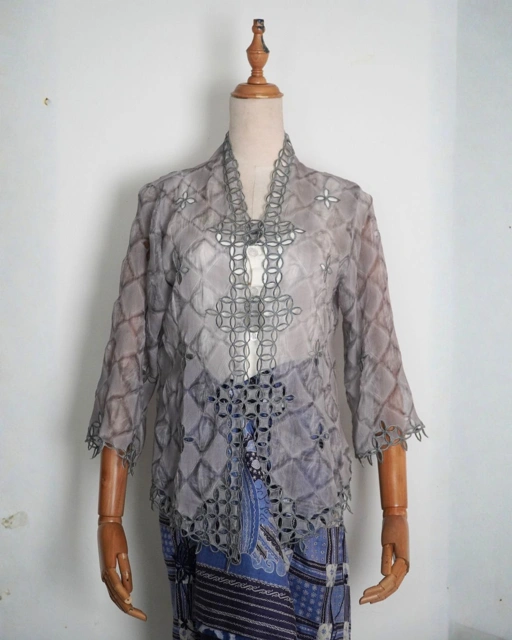 BOOLAO Kebaya Seribu Kawung - Grey