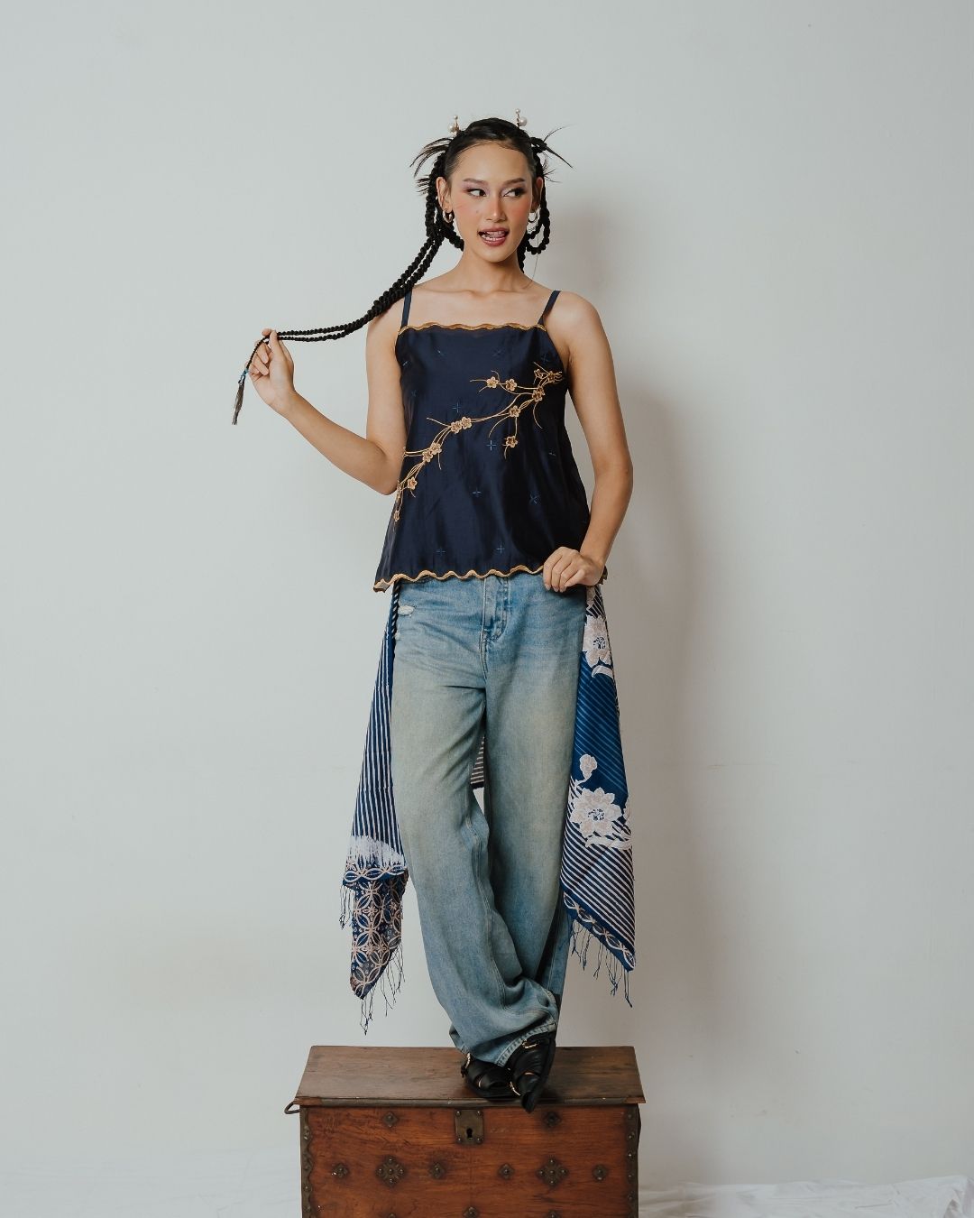 BOOLAO Camisole Sakura 3D Embroidery - Dark Blue