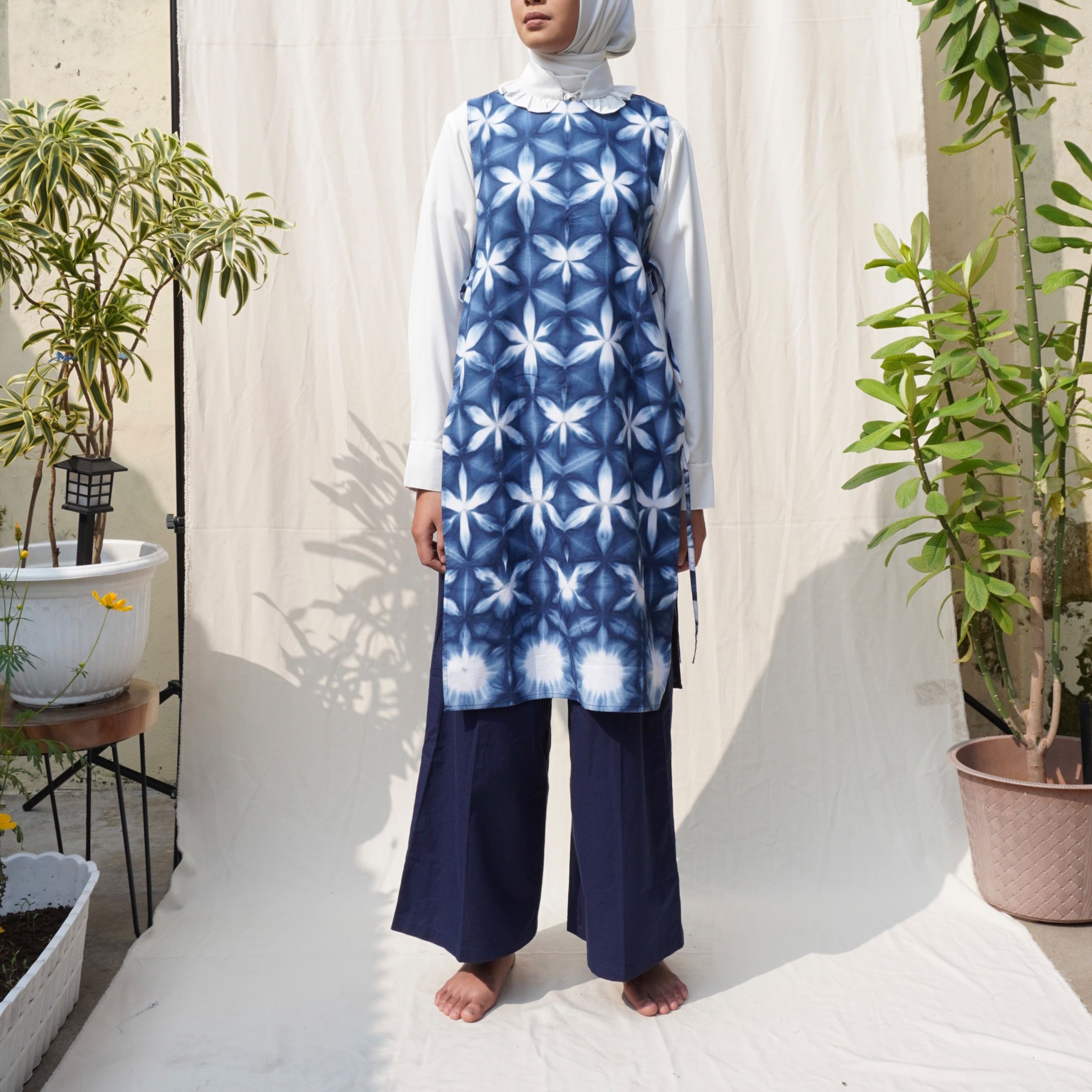 BOOLAO Snowflakes ADJUSTABLE Vest (Rompi Ikat Shibori)