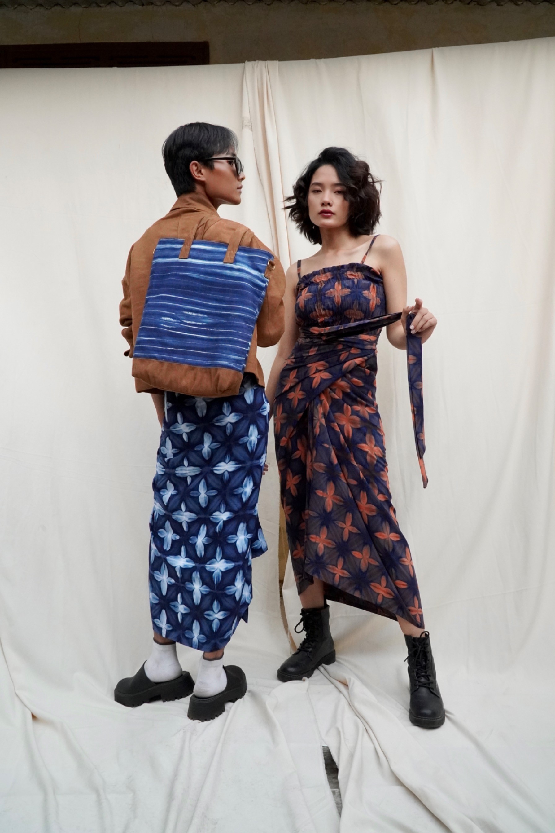 BOOLAO Kemben + Rok ikat Kaleidoscope (Setelan Tank Top dan Wrap Skirt)
