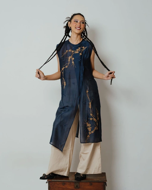 Image of BOOLAO Long Vest Sakura 3D Embroidery - Dark Blue