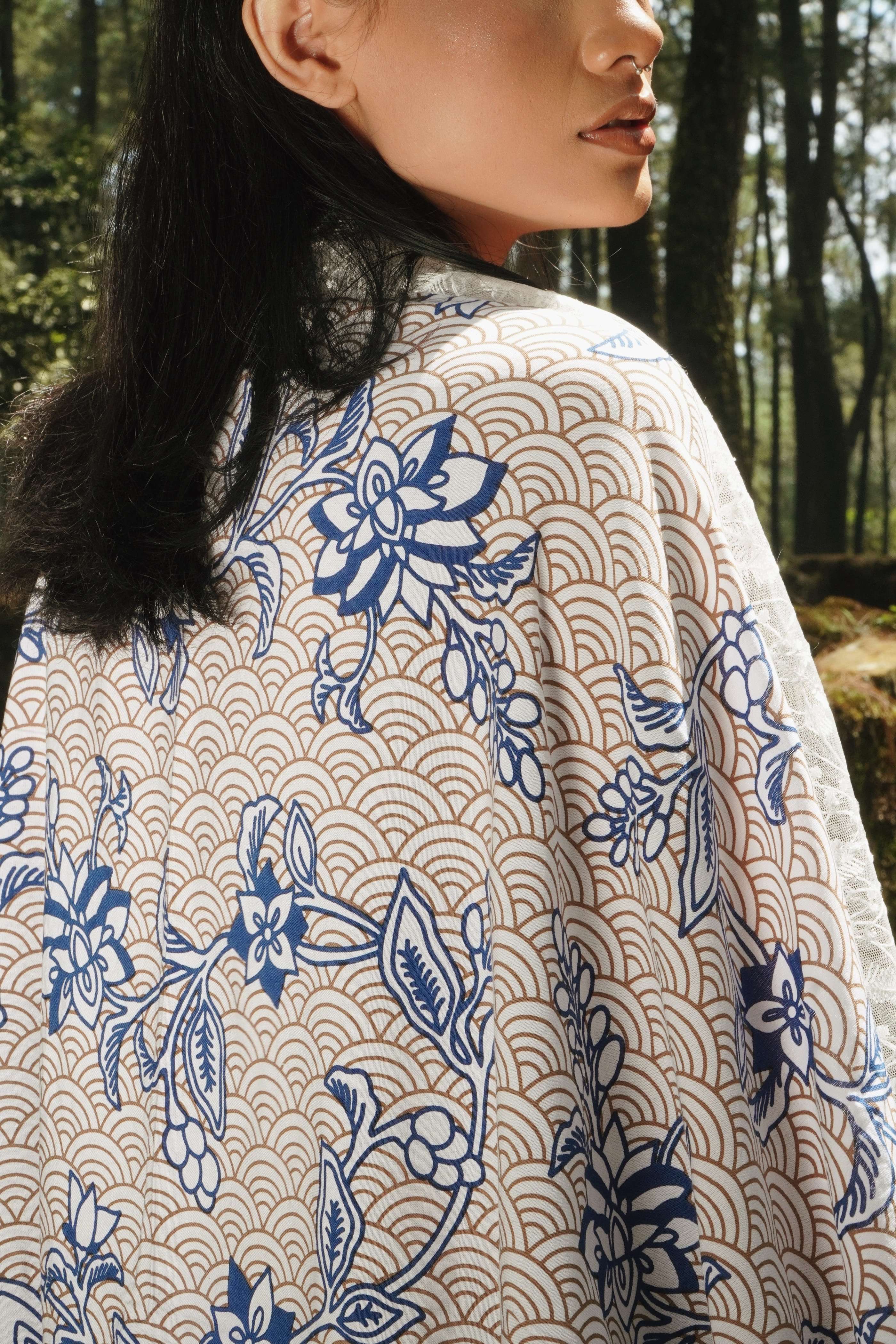 BOOLAO Outer Scarves Porcelain Batik Embroidery