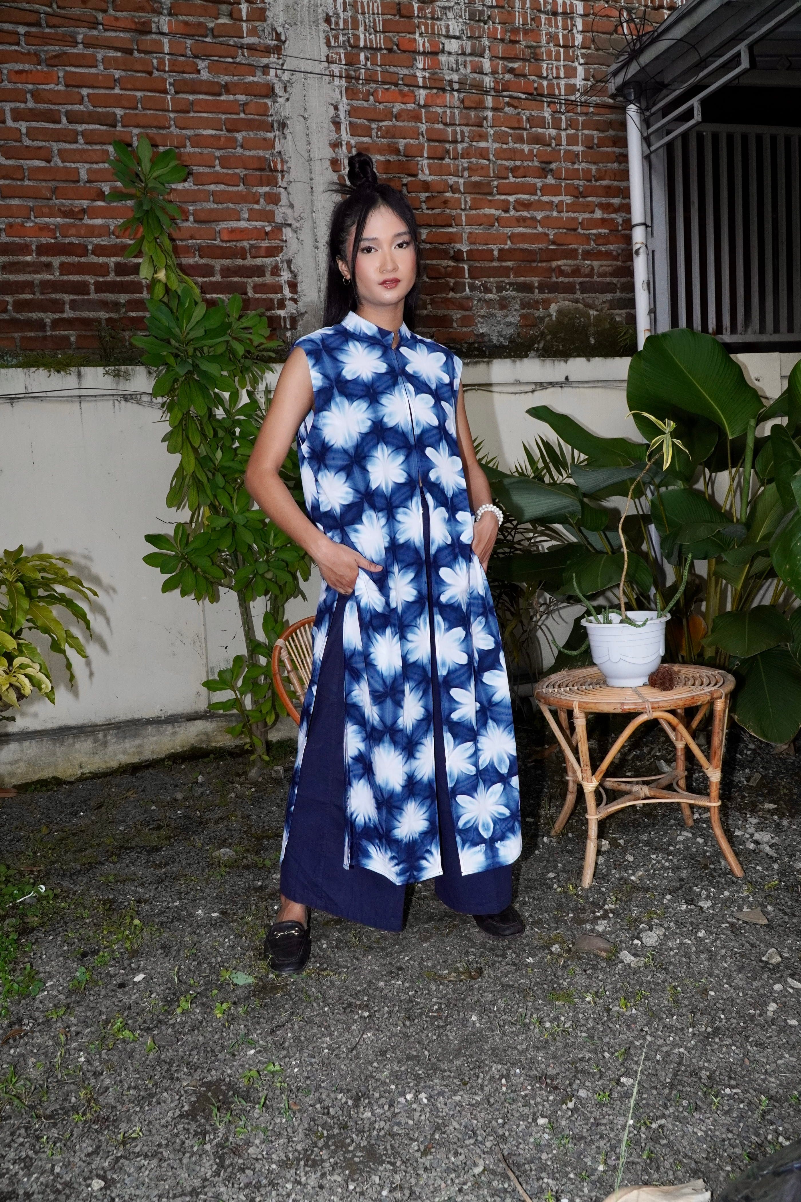 BOOLAO Outer Sleeveless Snowflakes Navy (Outer Panjang)