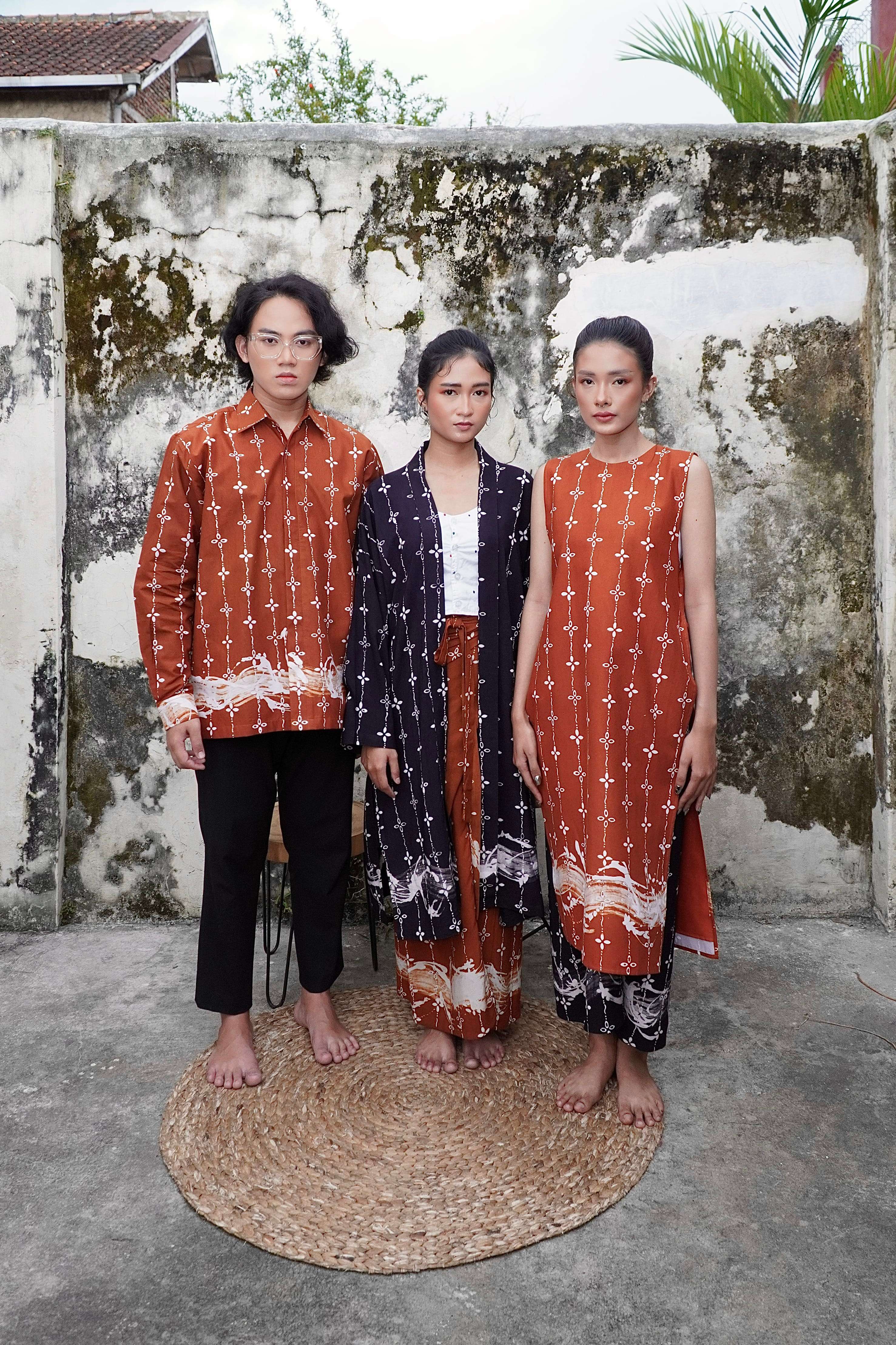 BOOLAO Kumeli Vest Caramel (Rompi Outer Batik Kawung) - Coklat