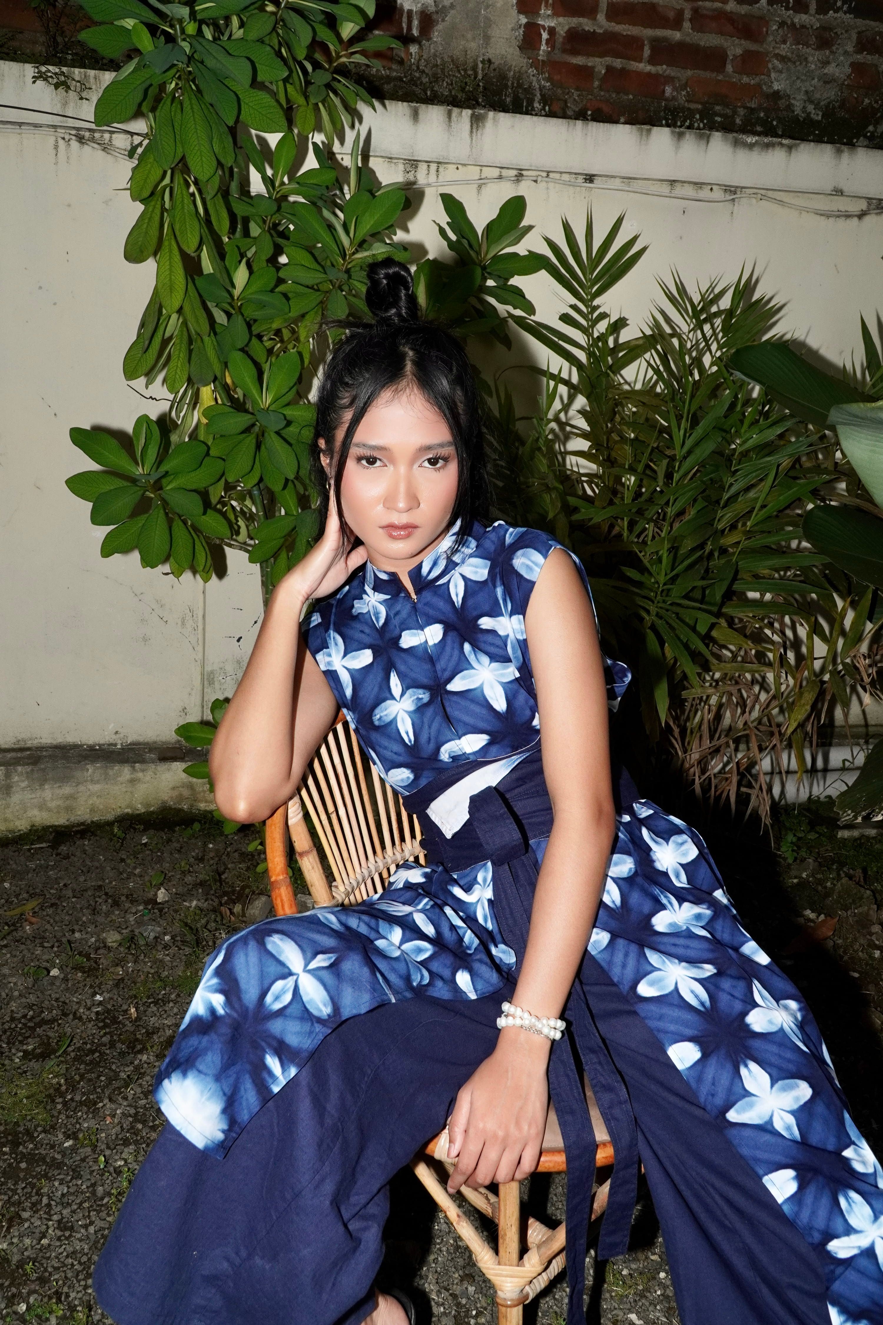 BOOLAO Outer Sleeveless Shibori Kawung Navy (Outer Panjang)
