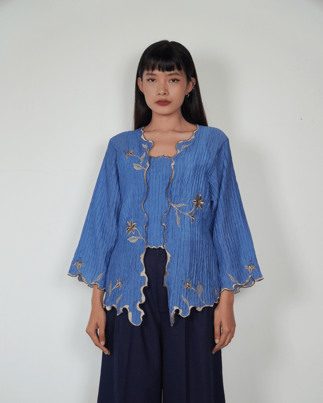 BOOLAO Kebaya Lily Embroidery (Detachable Outer) - Biru